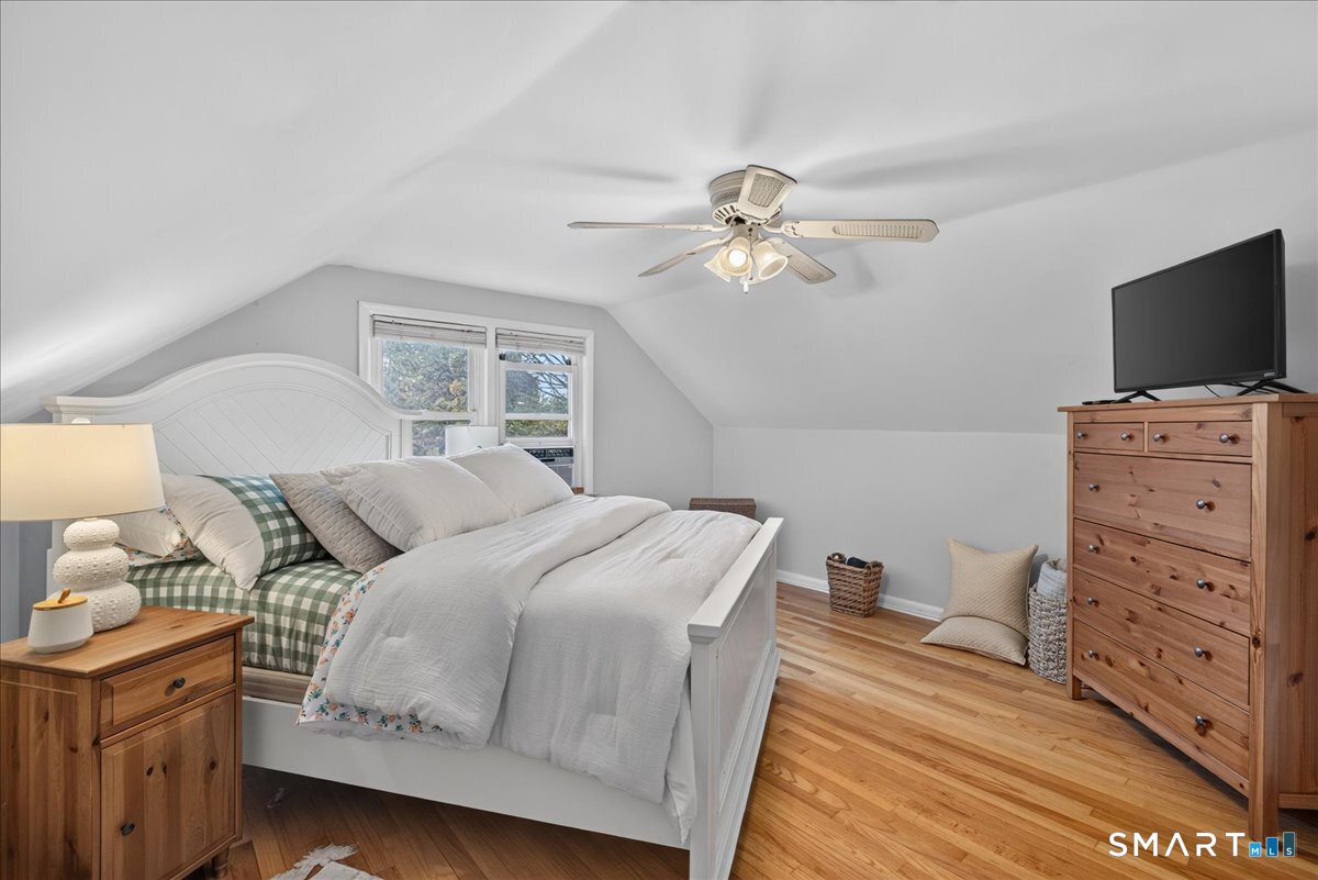 96 Van Street Property Photo 26