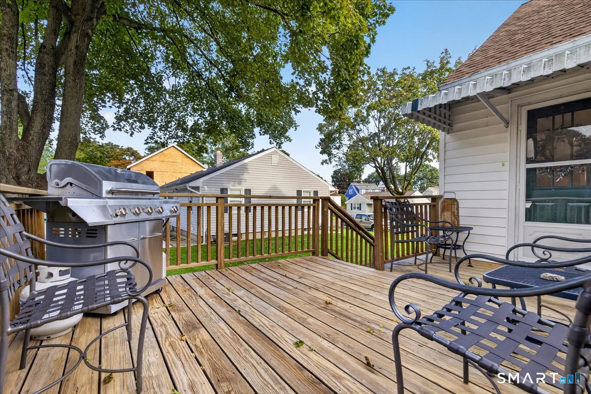 96 Van Street Property Photo 29