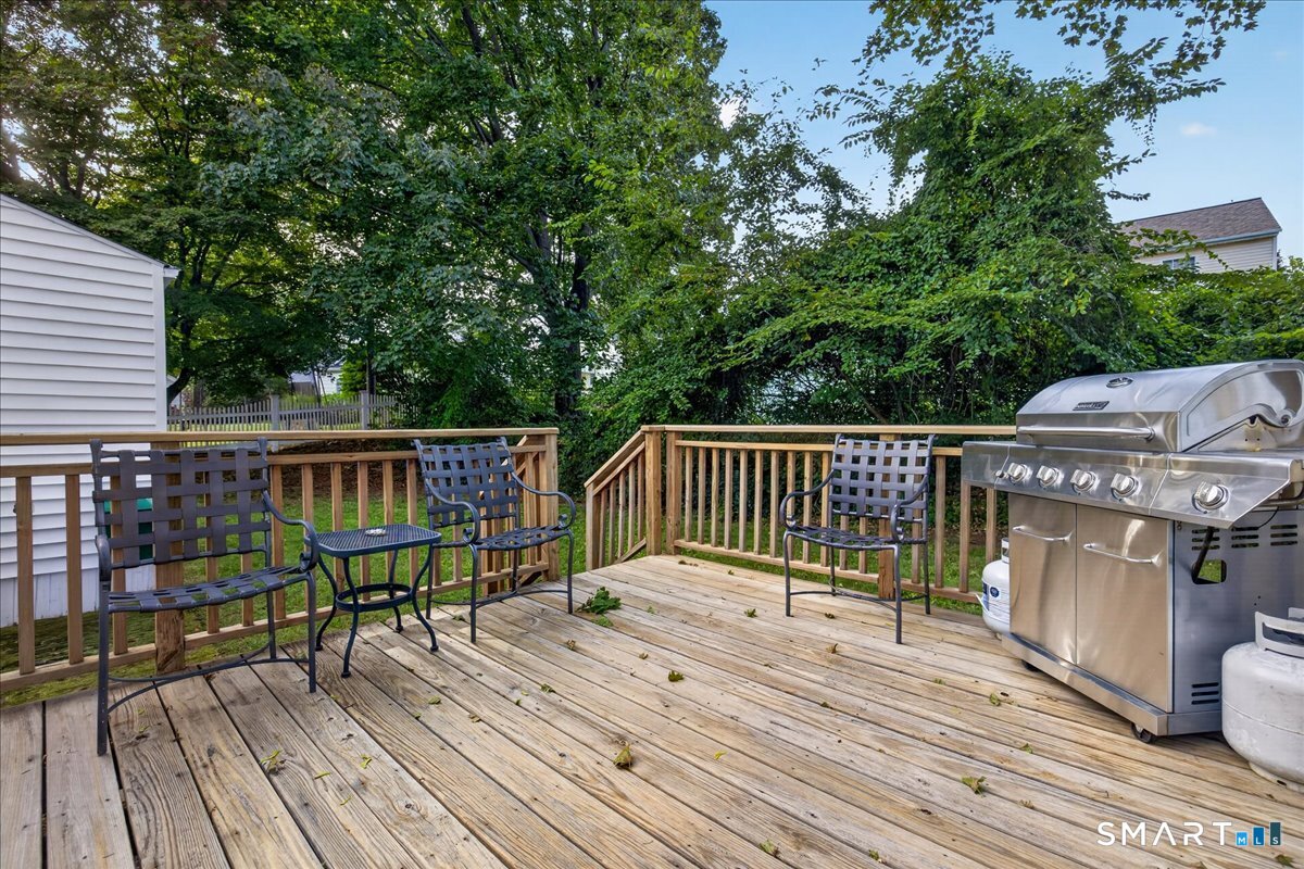 96 Van Street Property Photo 30