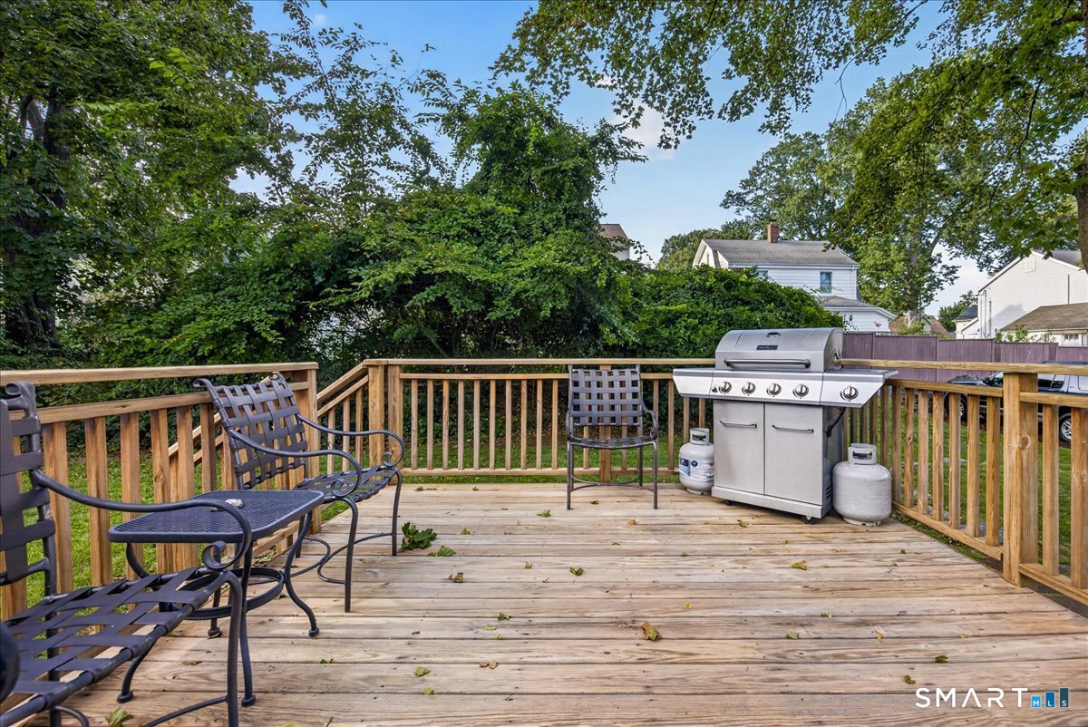 96 Van Street Property Photo 31