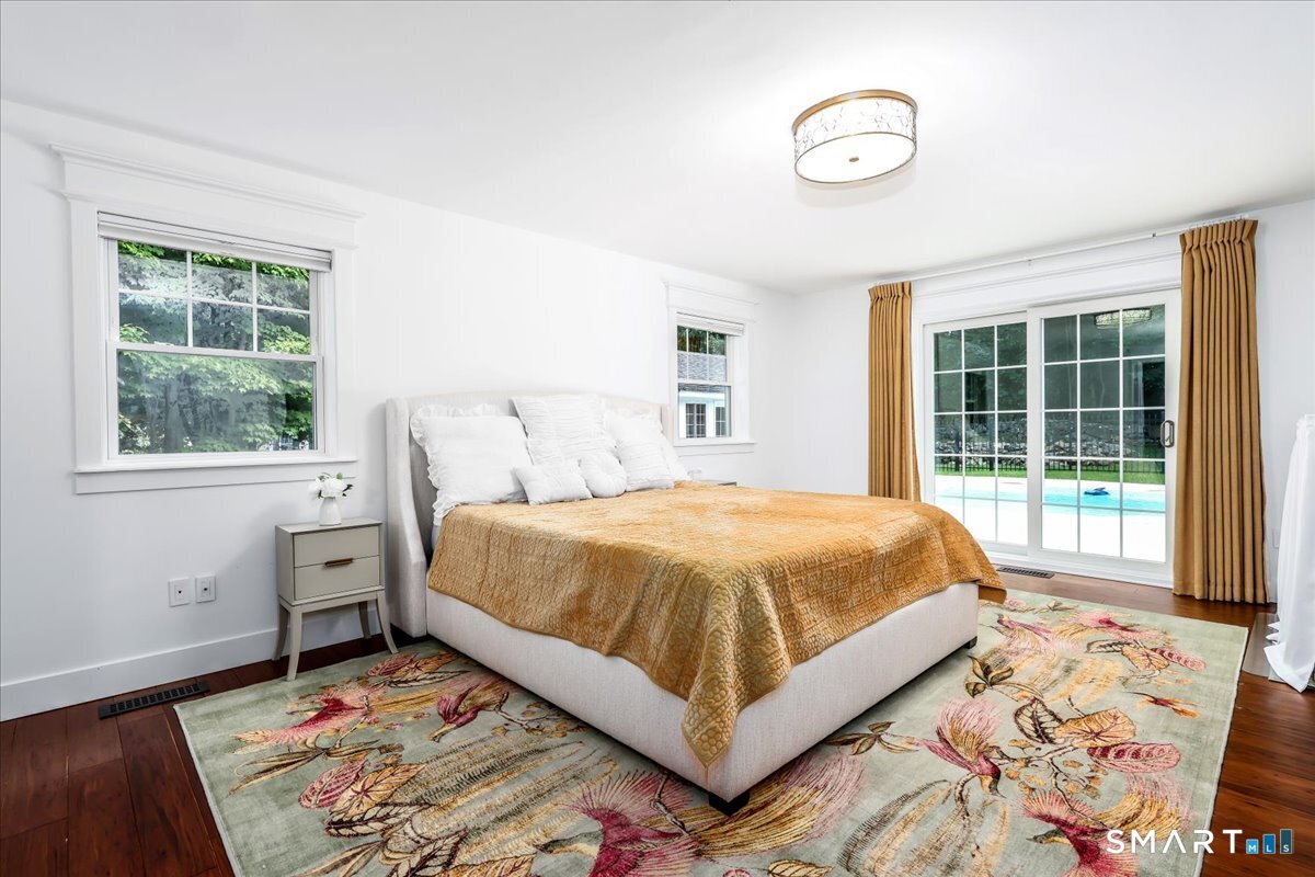 24210525 Property Photo 12