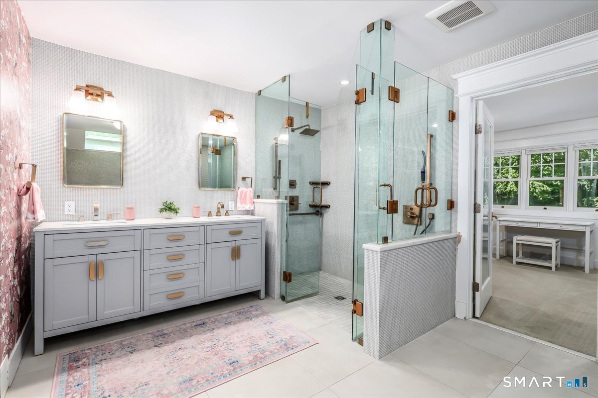 24210525 Property Photo 13