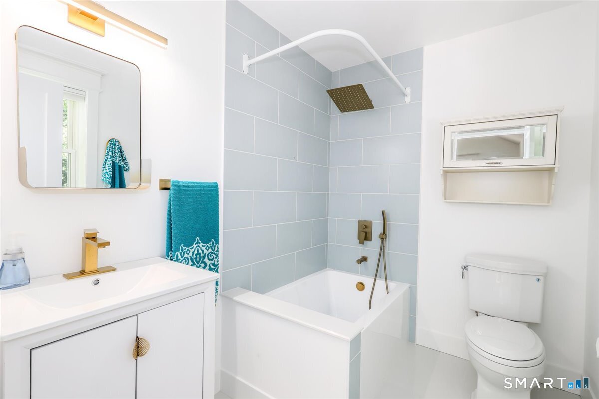 24210525 Property Photo 18