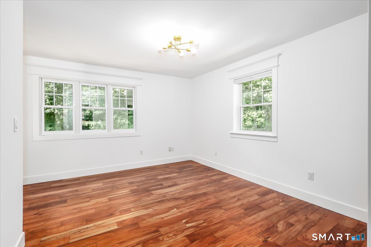 24210525 Property Photo 20