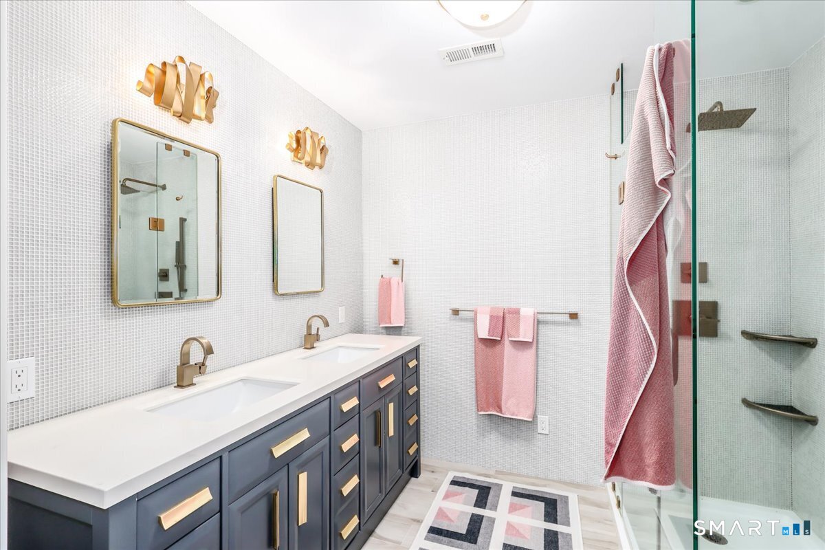 24210525 Property Photo 24