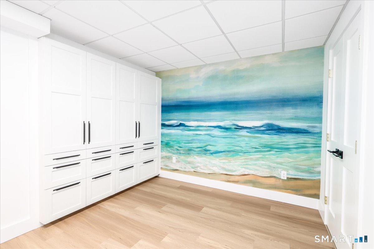 24210525 Property Photo 26
