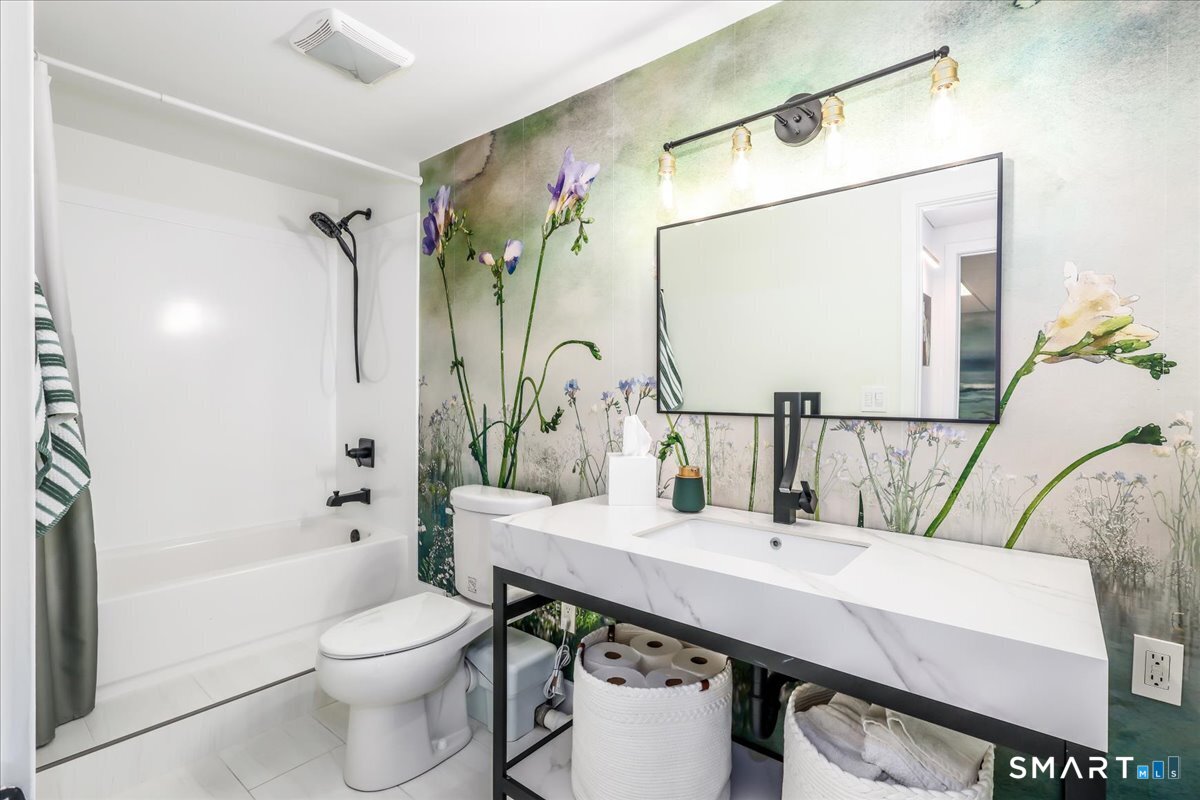 24210525 Property Photo 27