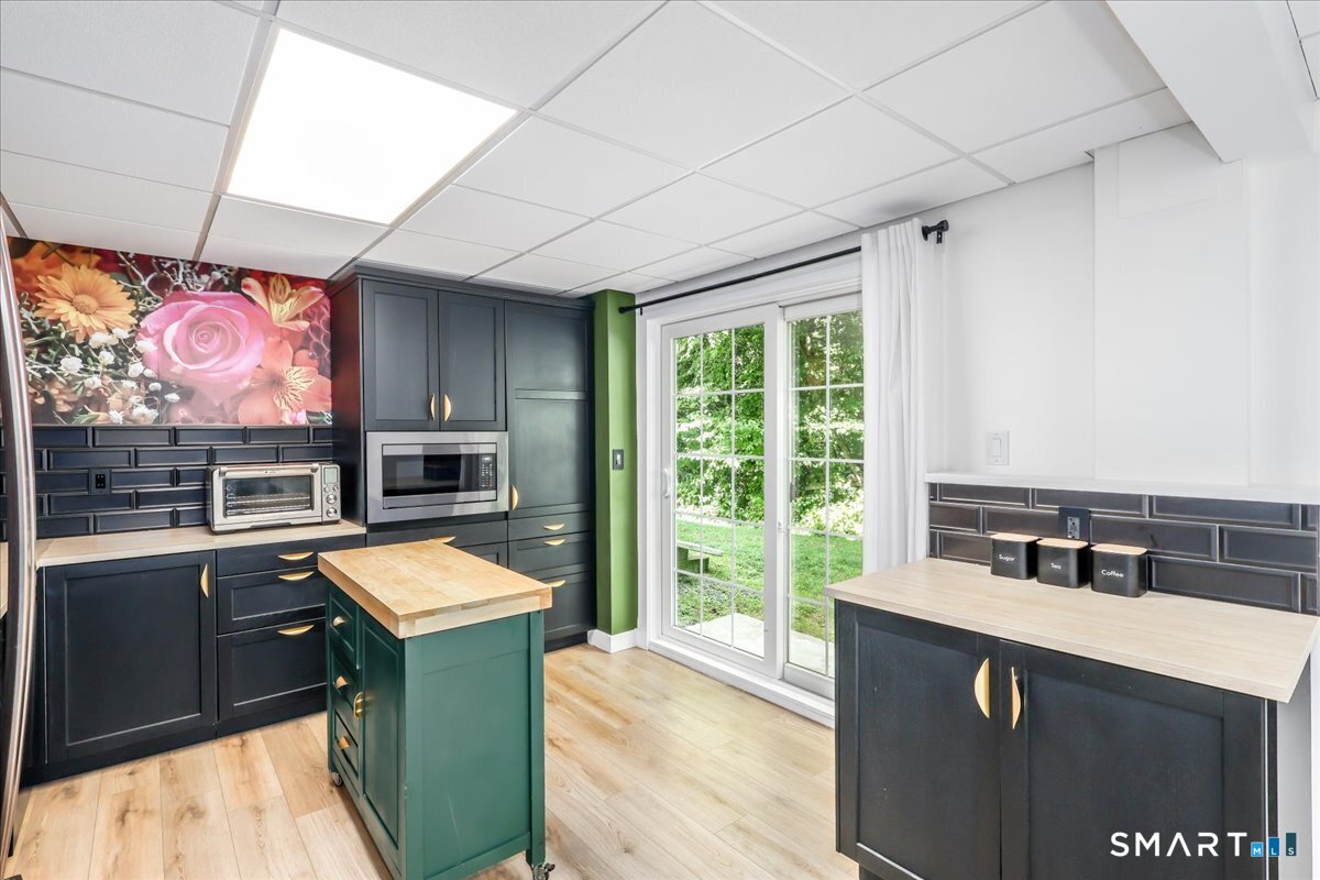 24210525 Property Photo 31