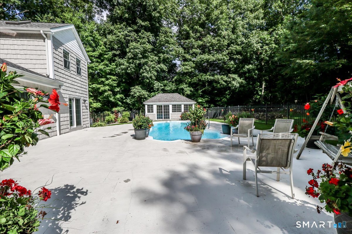 24210525 Property Photo 34