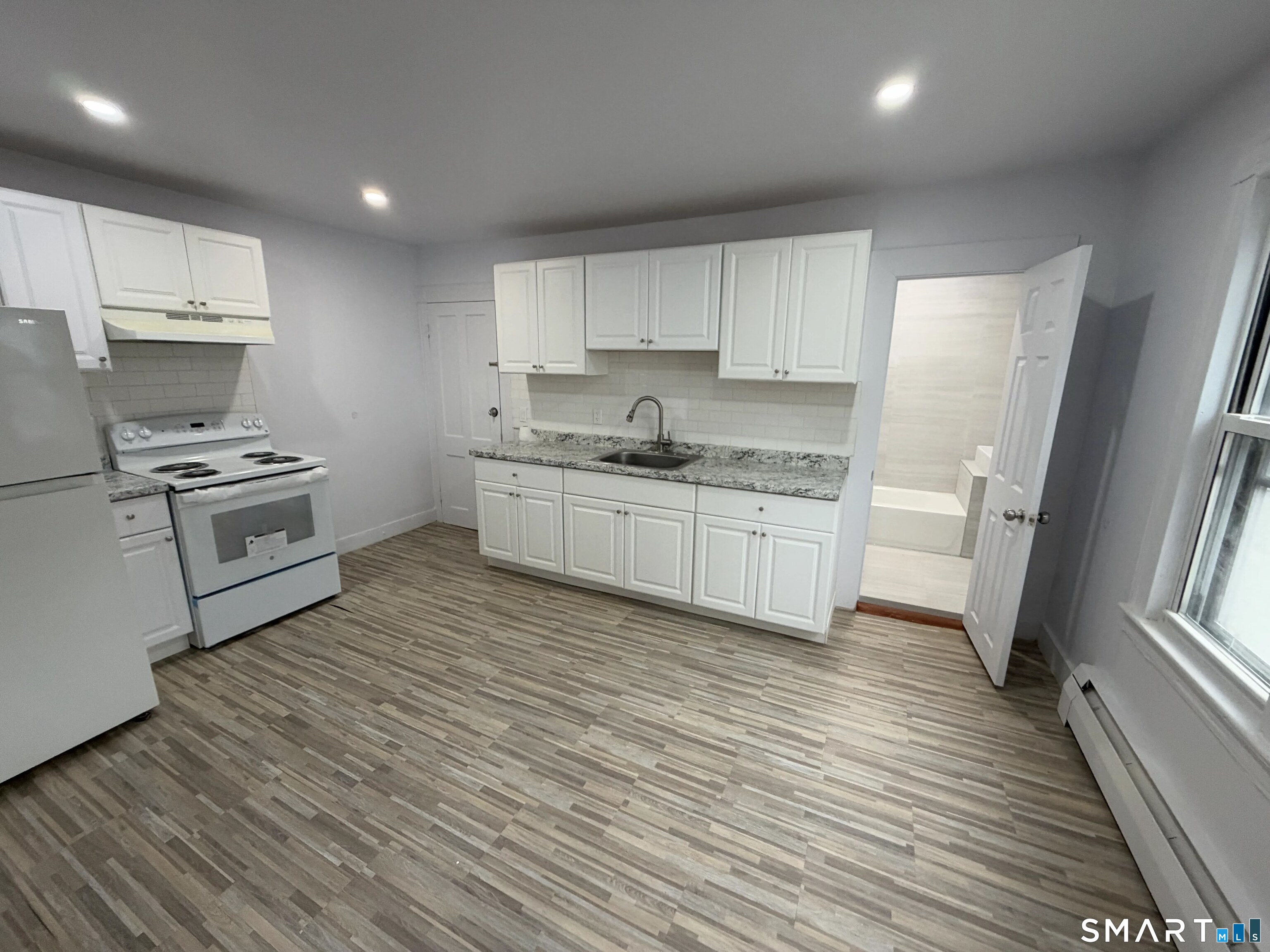 47 Railroad 45 Avenue Property Photo 6