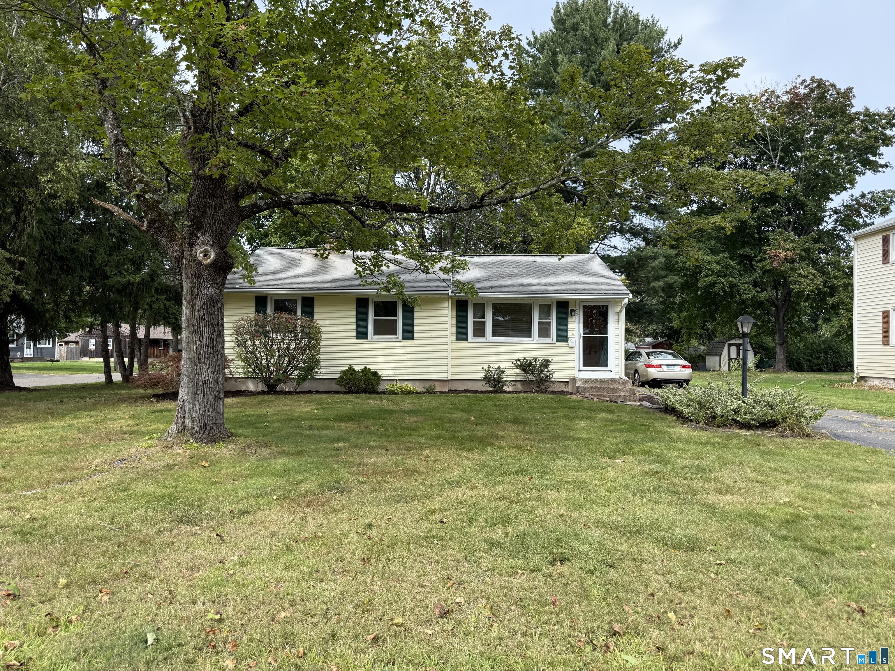 88 Debbie Drive Property Photo 1