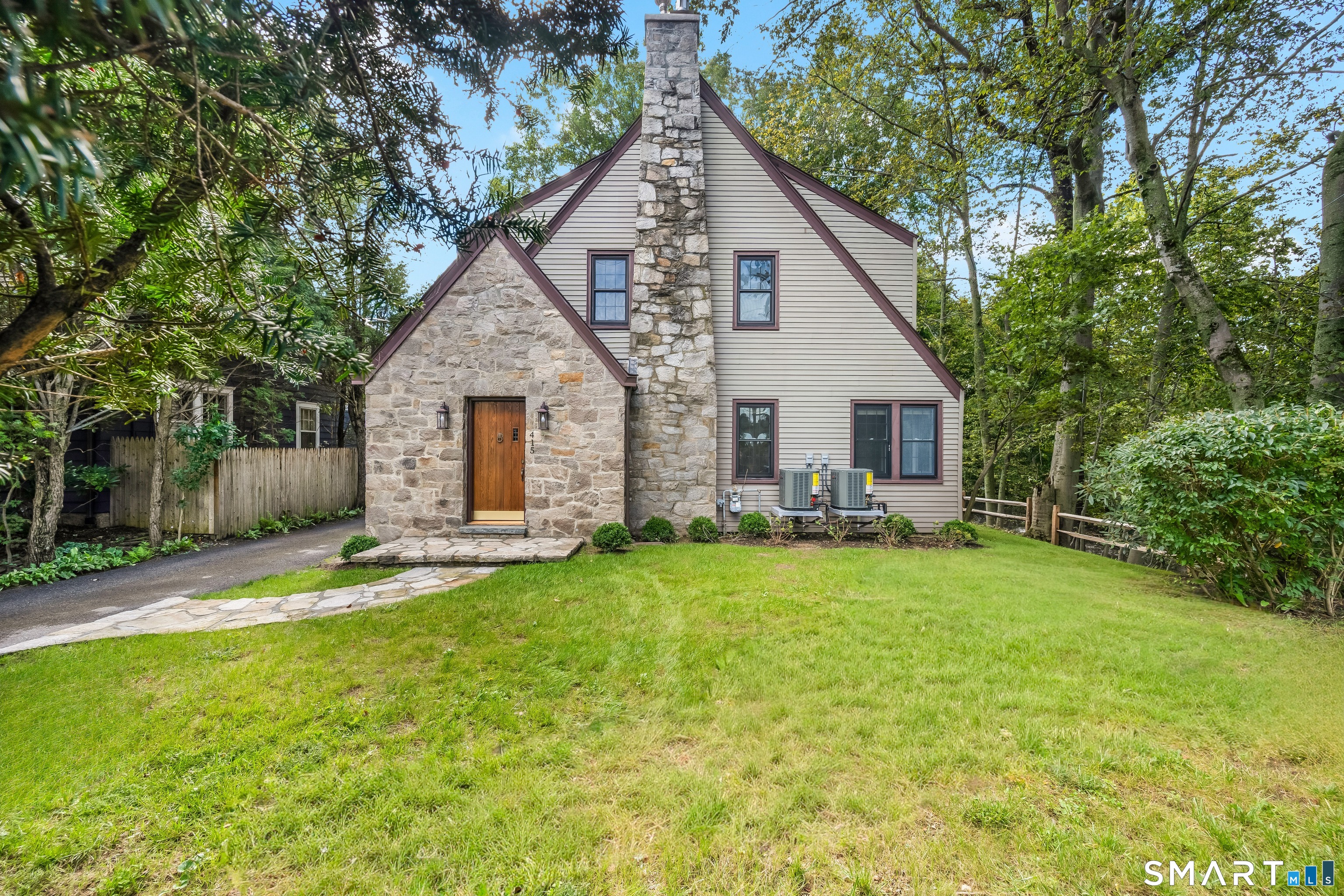 415 West Avenue Property Photo 1