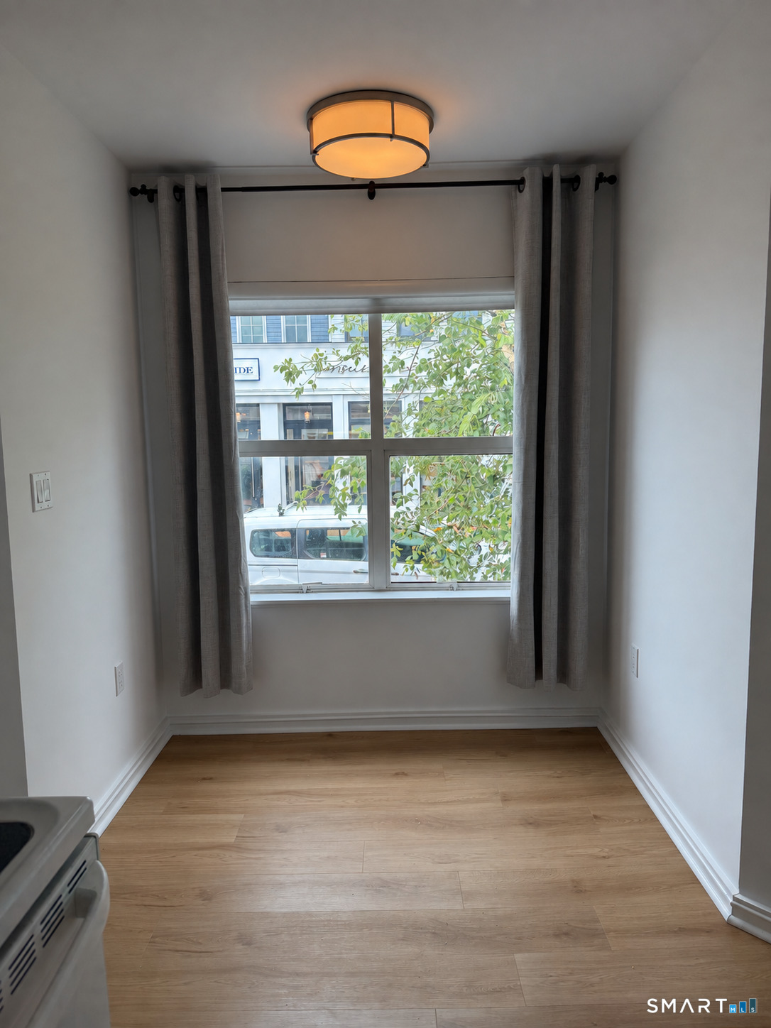 90 Main 4 Street Property Photo 6