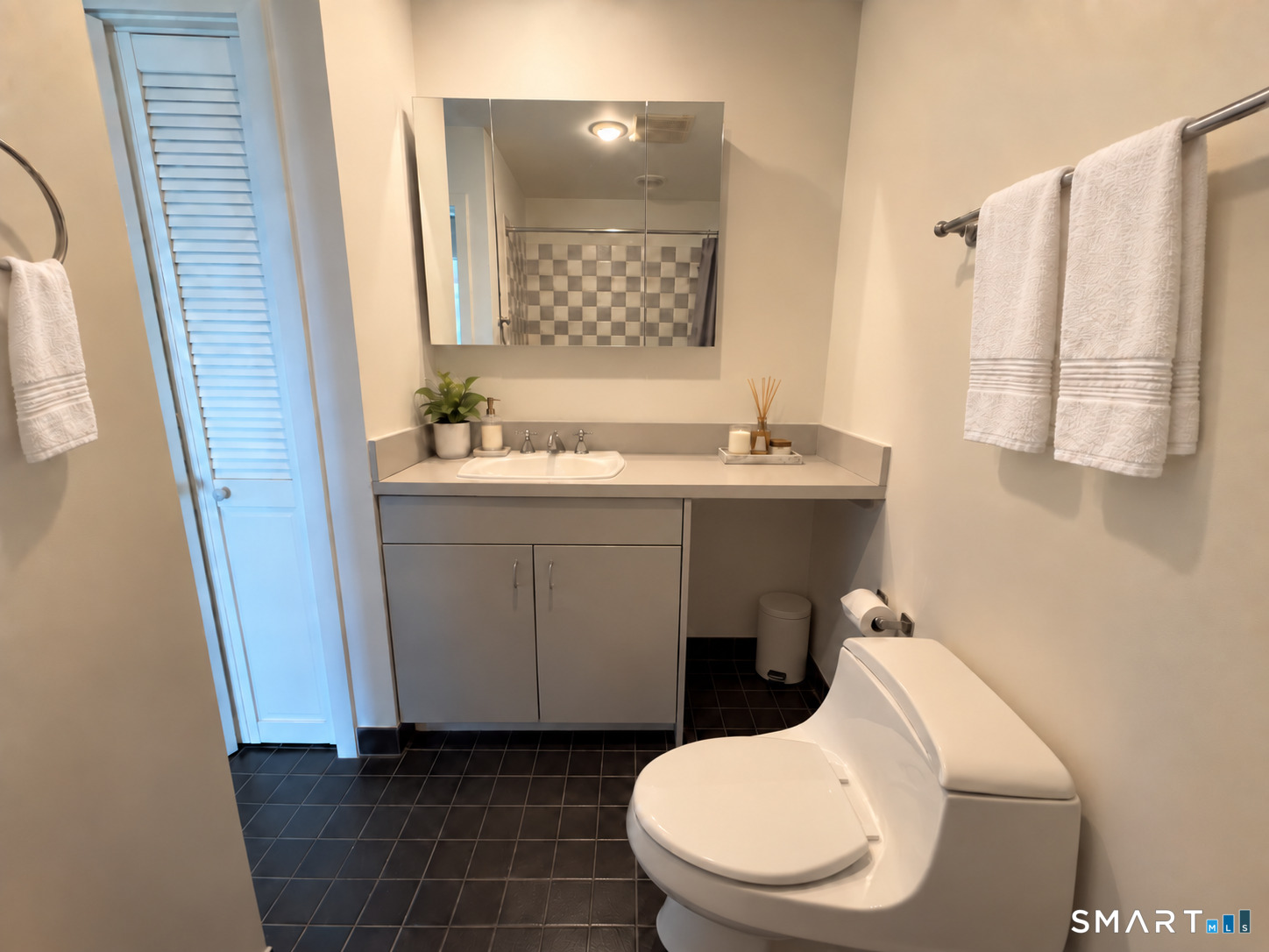 90 Main 4 Street Property Photo 10