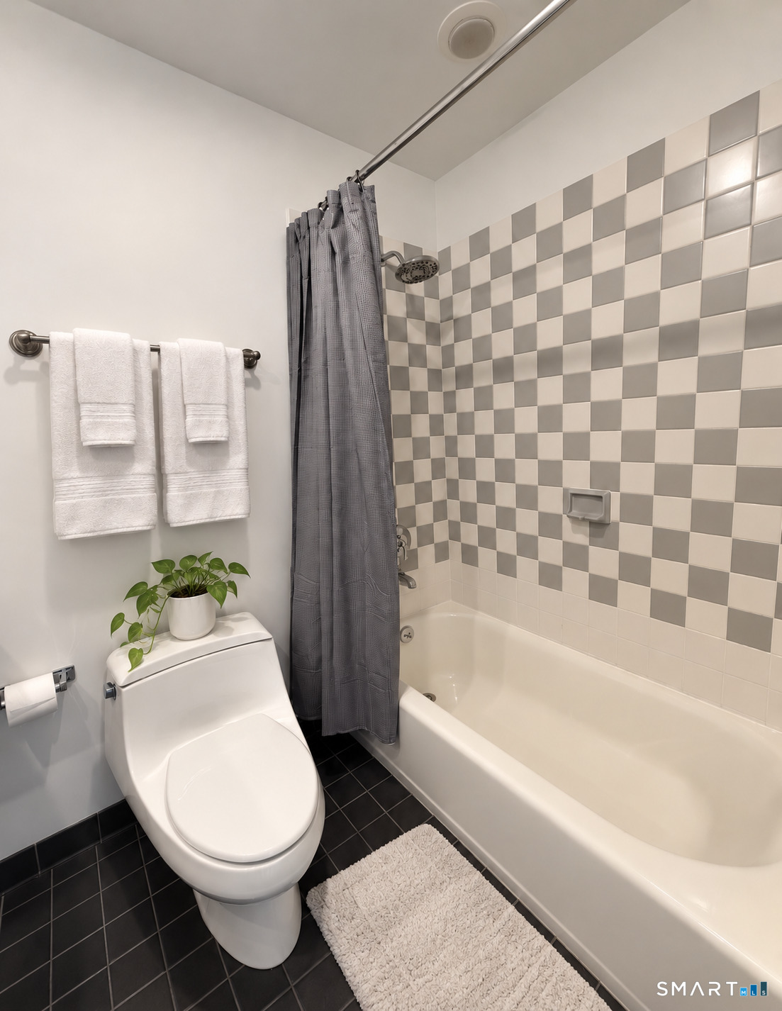 90 Main 4 Street Property Photo 11