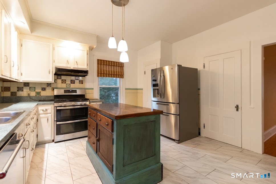 62 Woodland Street Property Photo 13