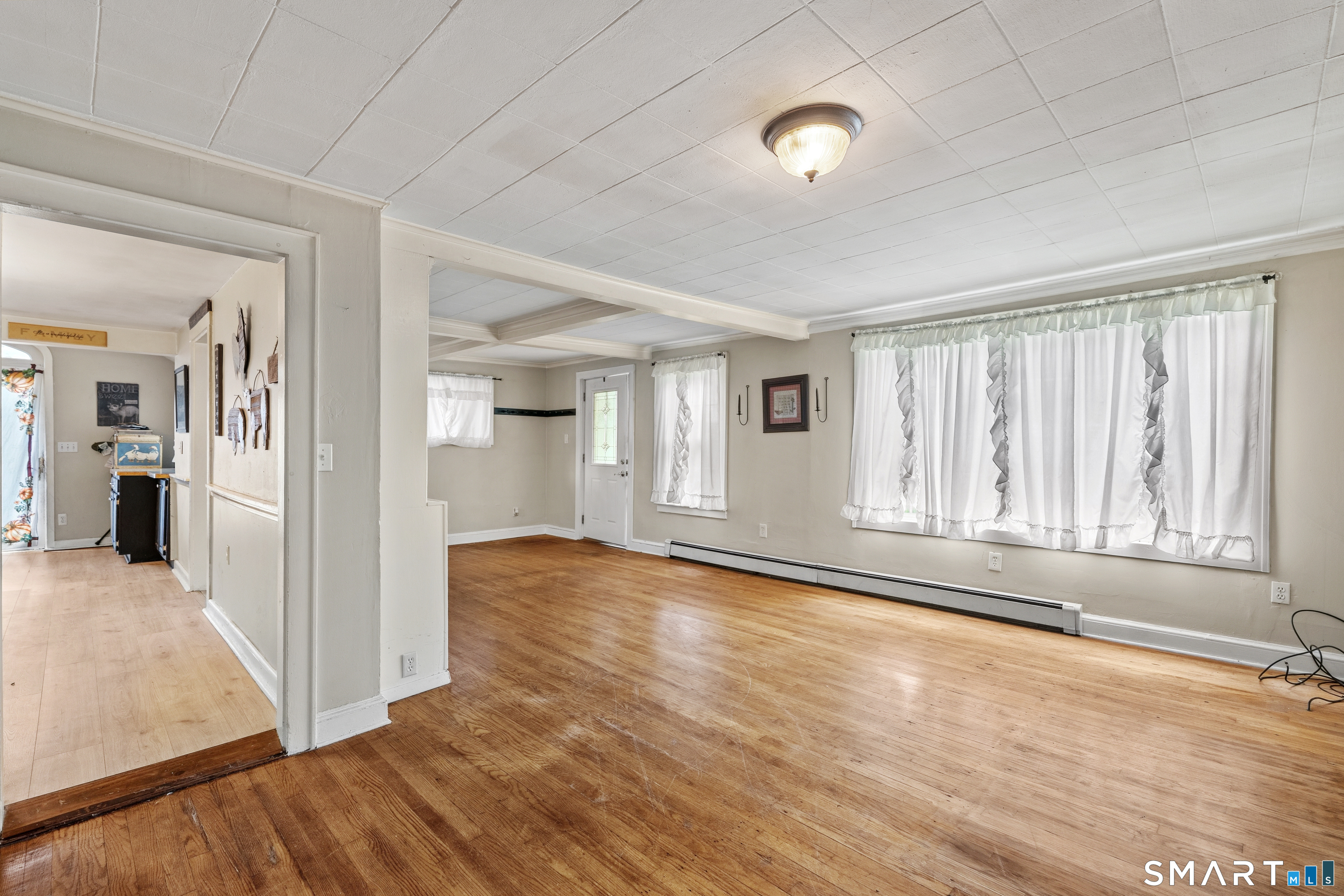 24210624 Property Photo 6