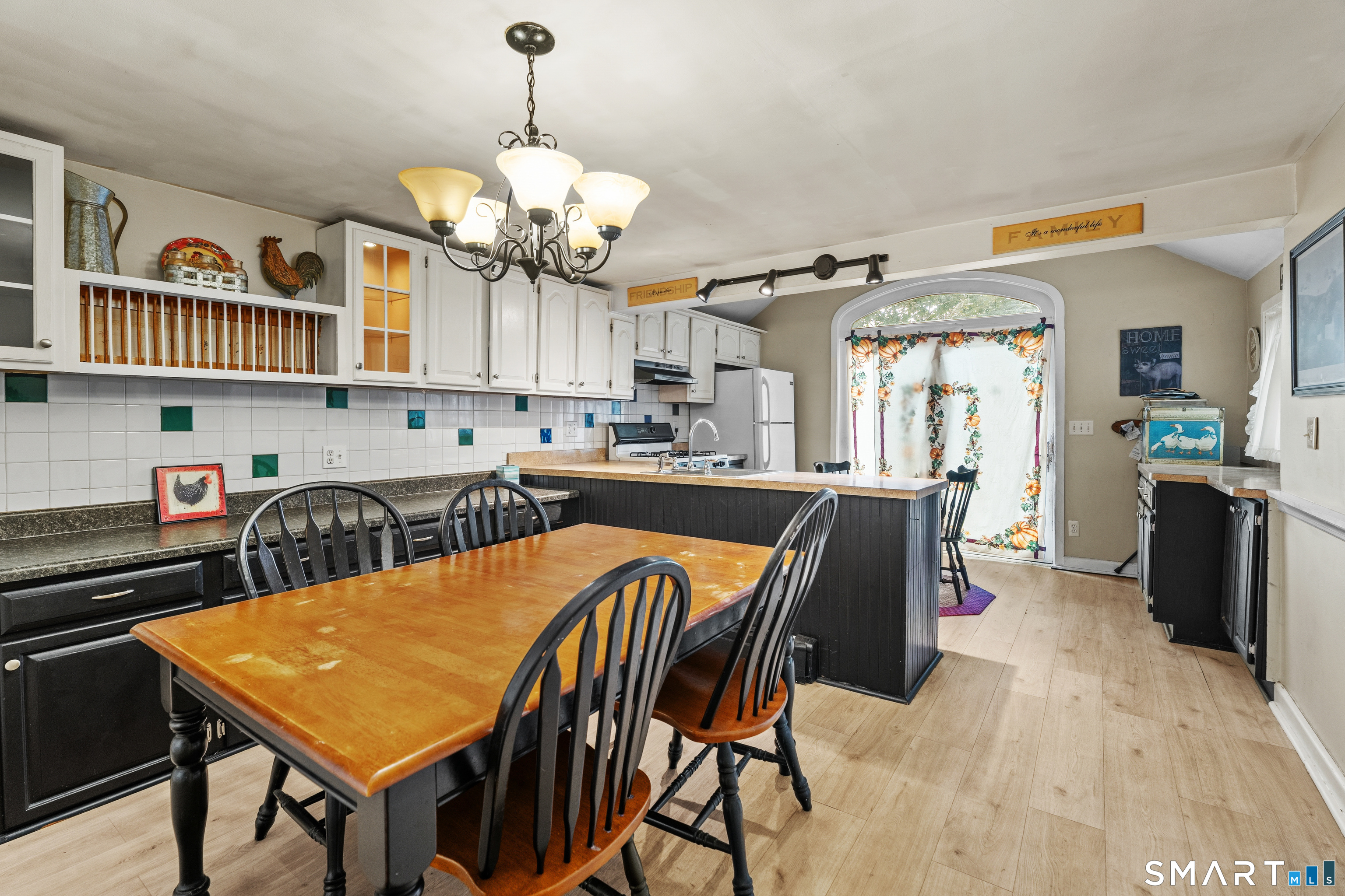 24210624 Property Photo 7