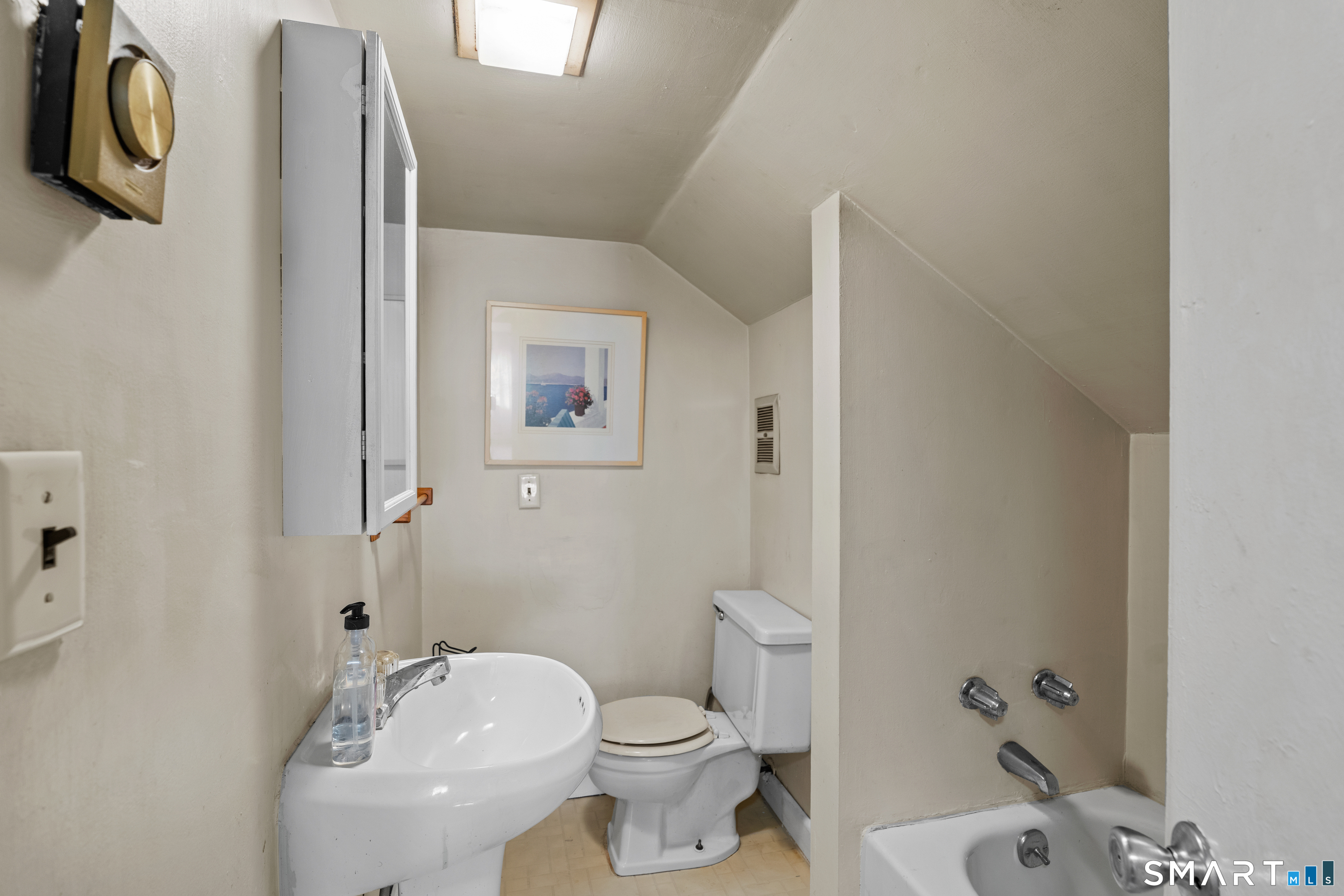 24210624 Property Photo 18