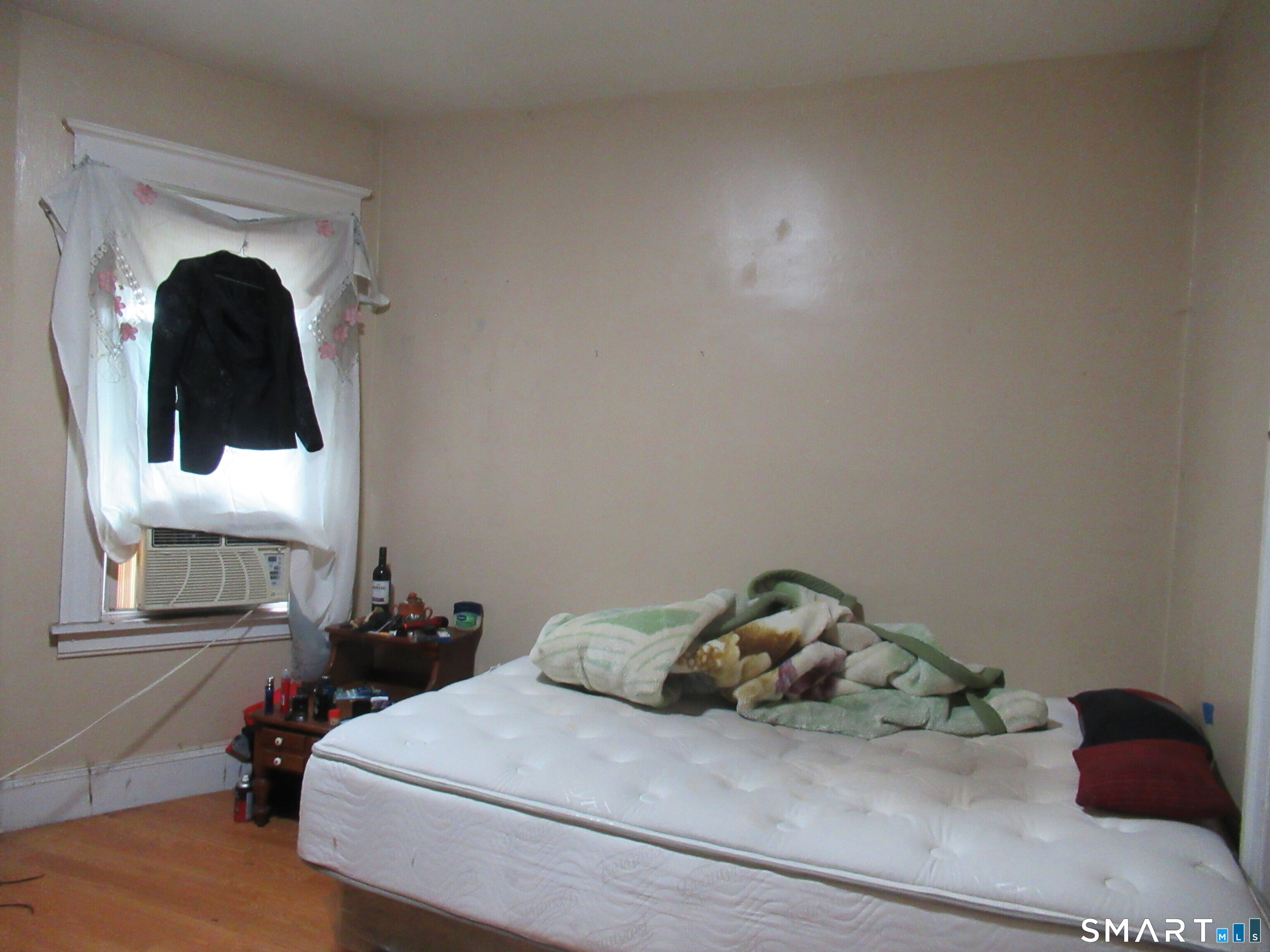 240 Sheridan Street Property Photo 10