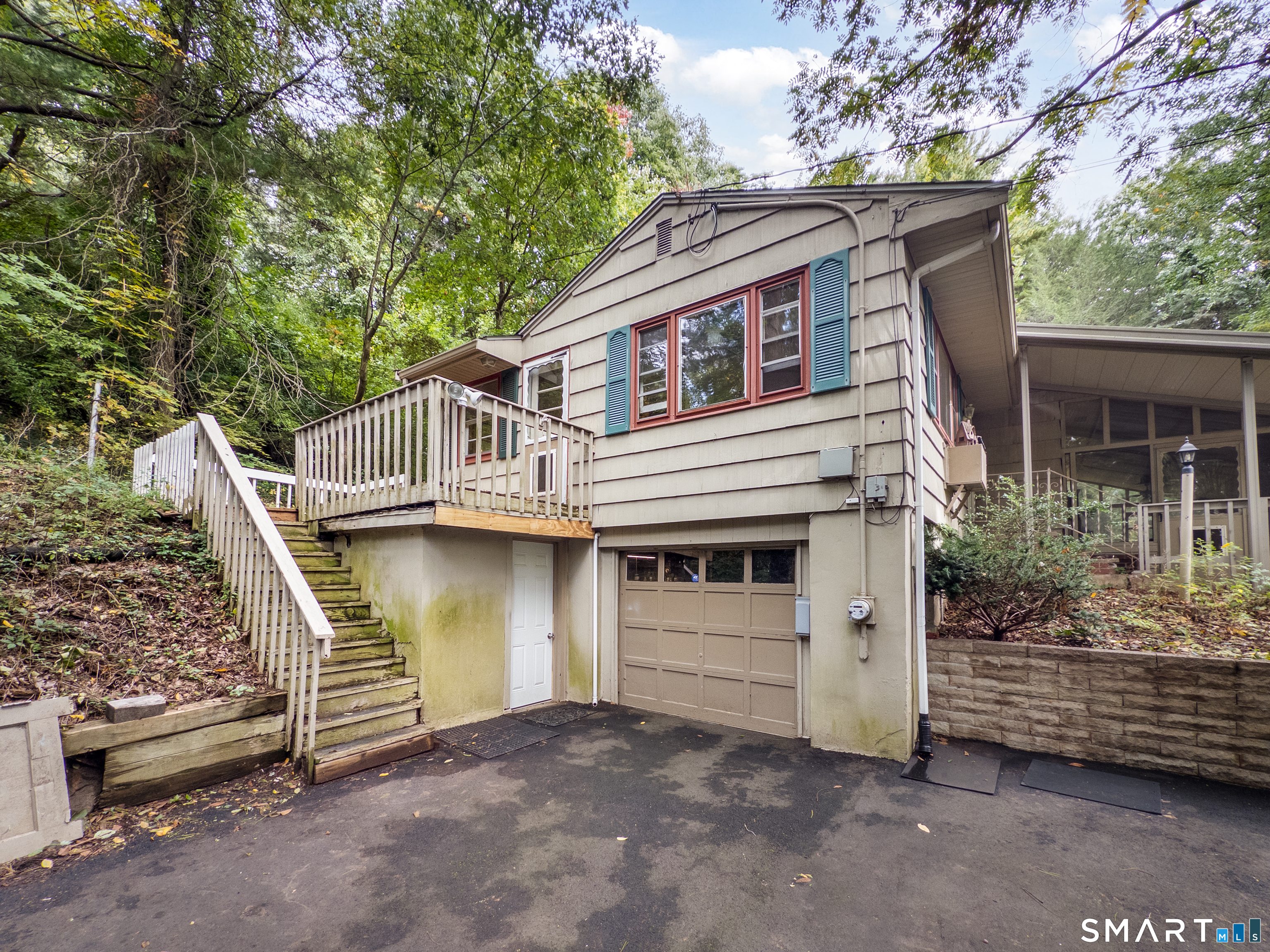 889 Benham Street Property Photo 3