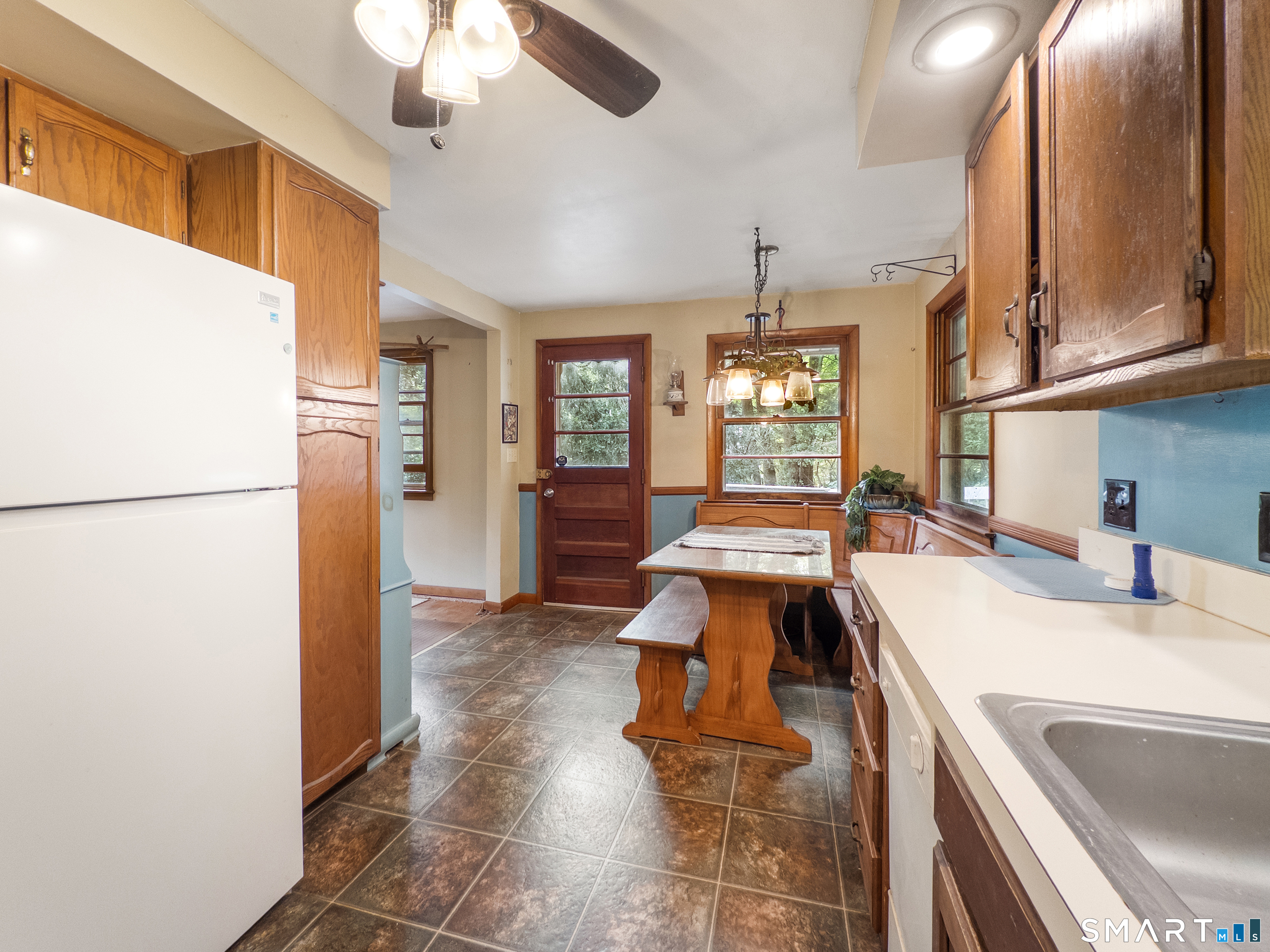 889 Benham Street Property Photo 7