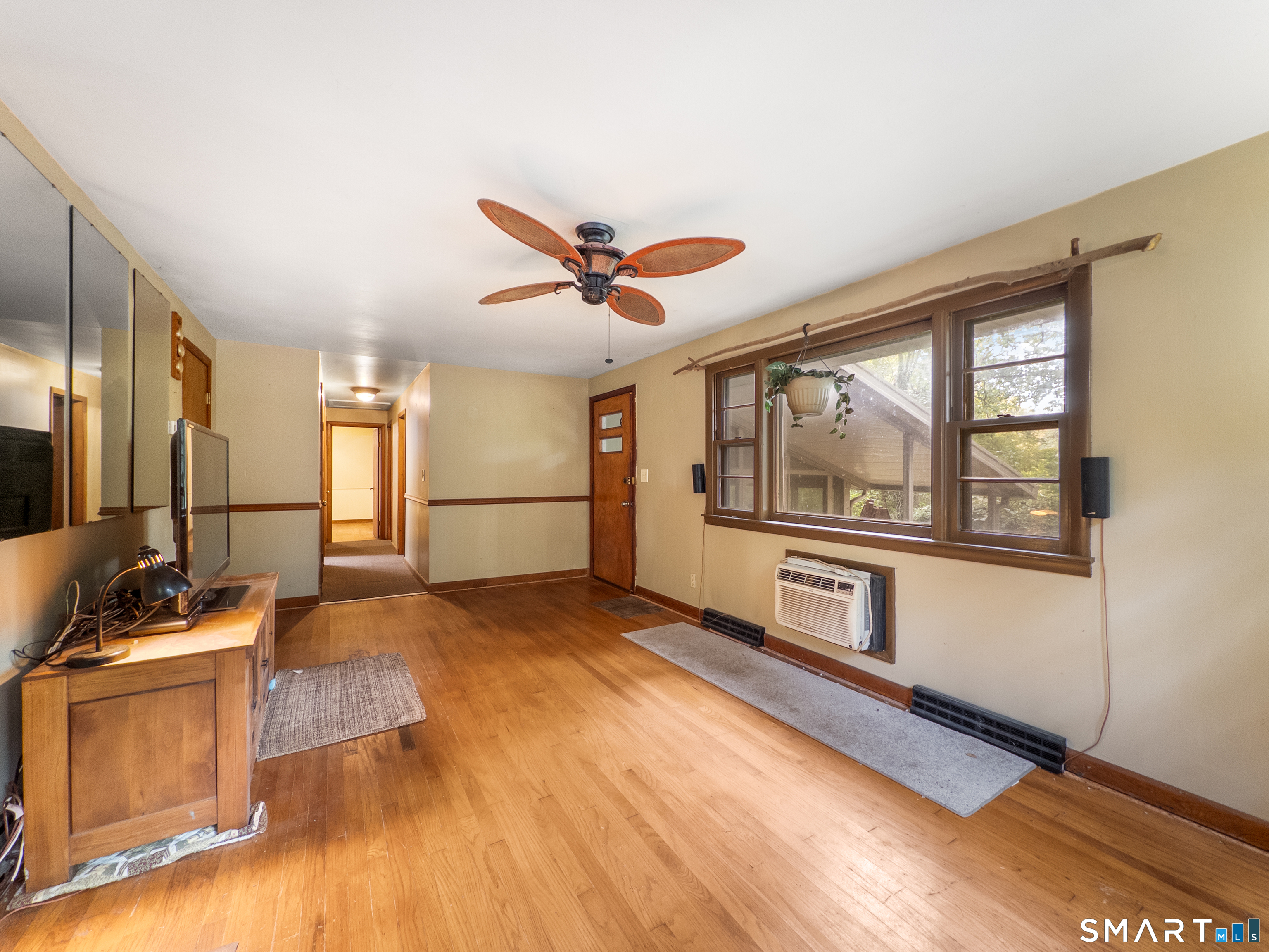 889 Benham Street Property Photo 10