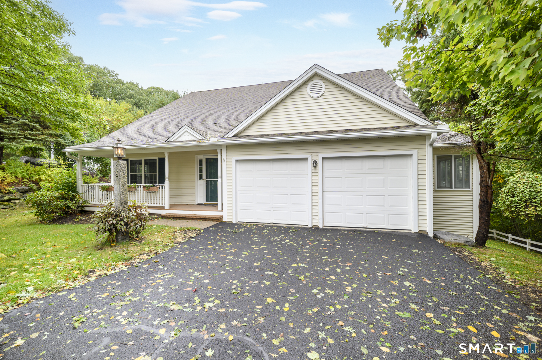 207 Woodlawn 207 Drive Property Photo 2