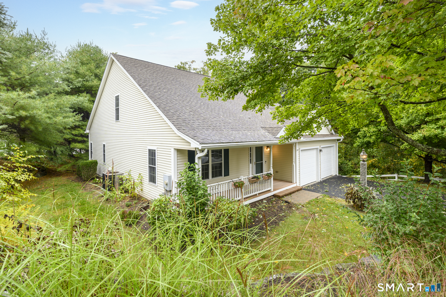 207 Woodlawn 207 Drive Property Photo 4