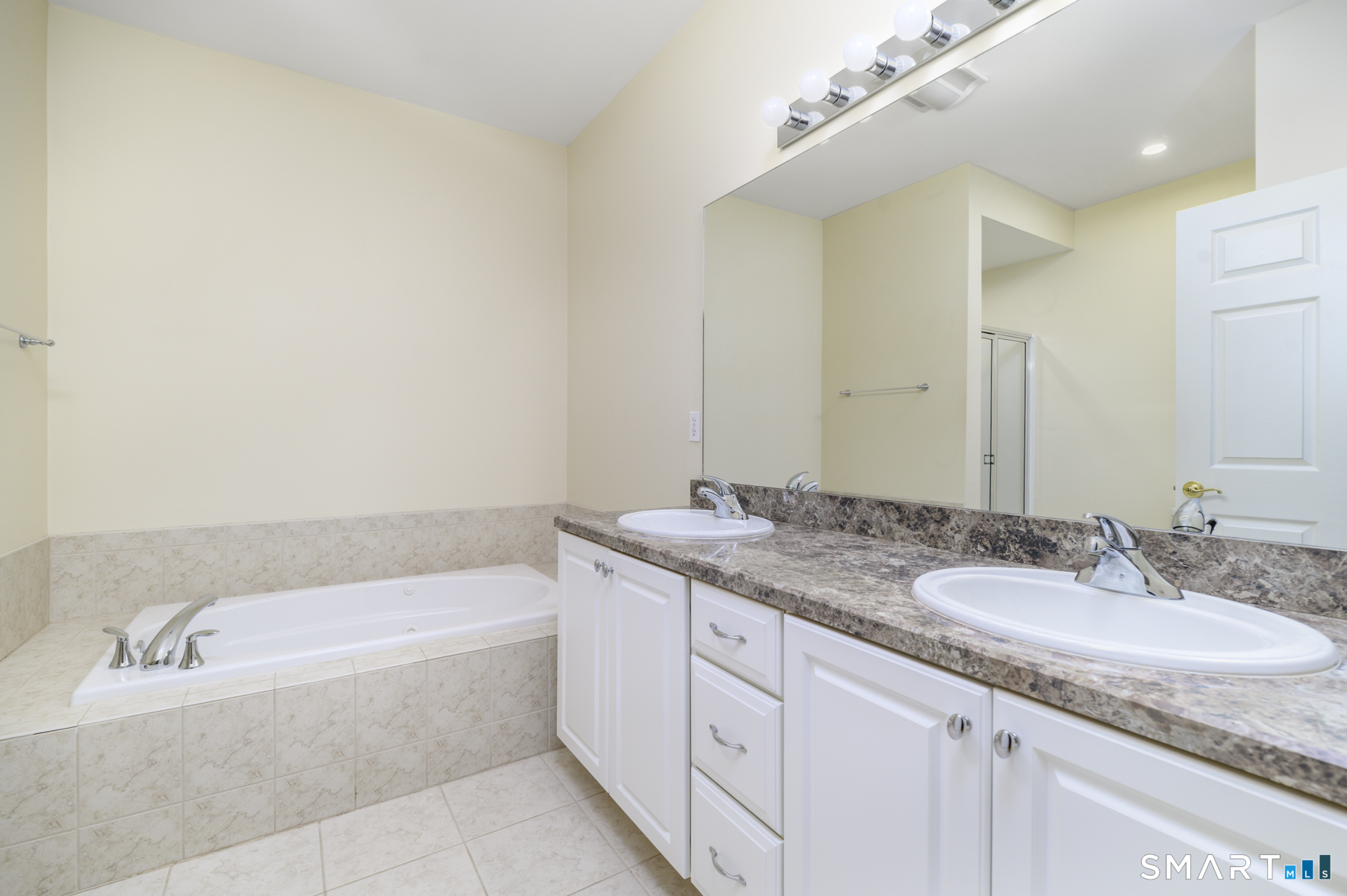 207 Woodlawn 207 Drive Property Photo 12