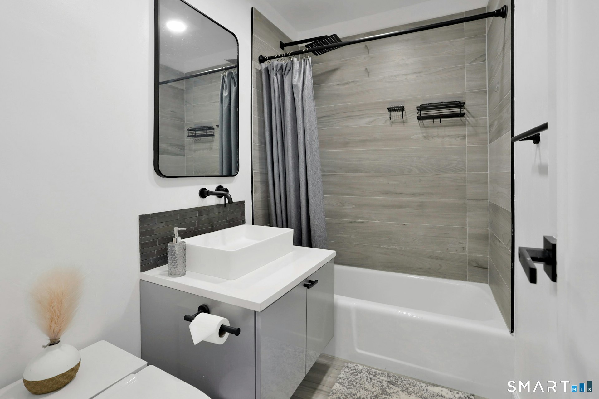 44 Strawberry Hill 11l Avenue Property Photo 9