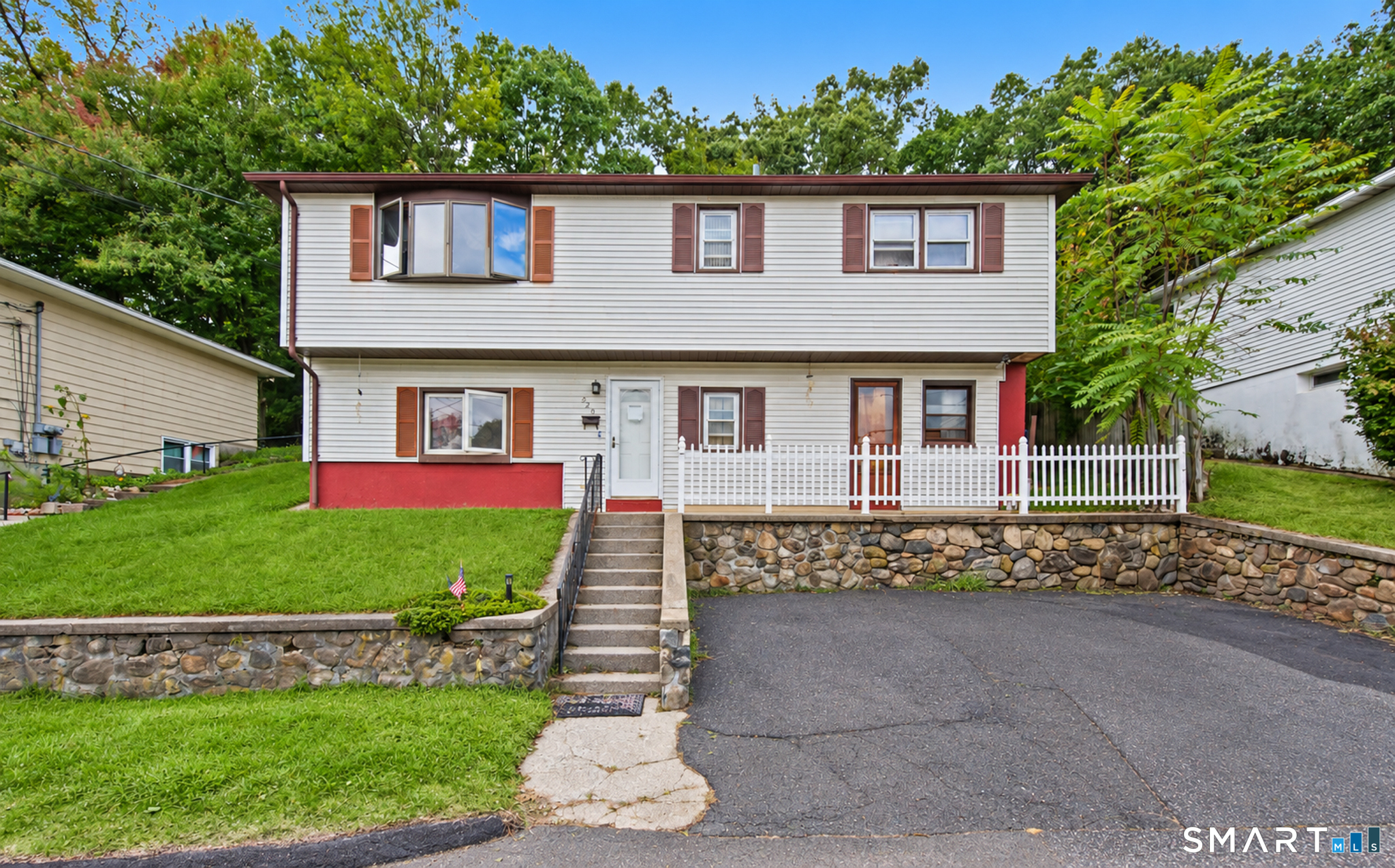 220 New Haven Avenue Property Photo 1