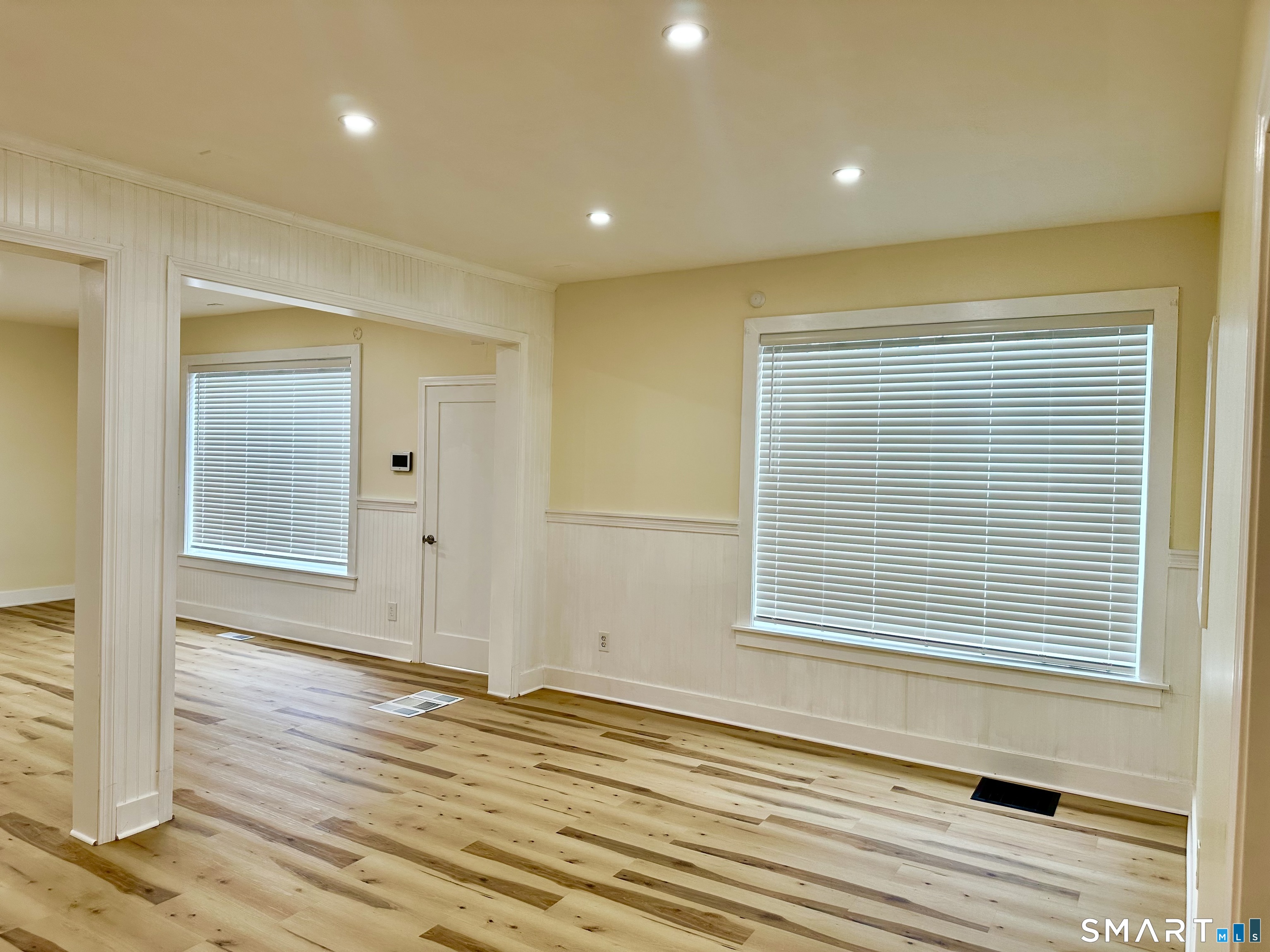 3848 Whitney Avenue Property Photo 3