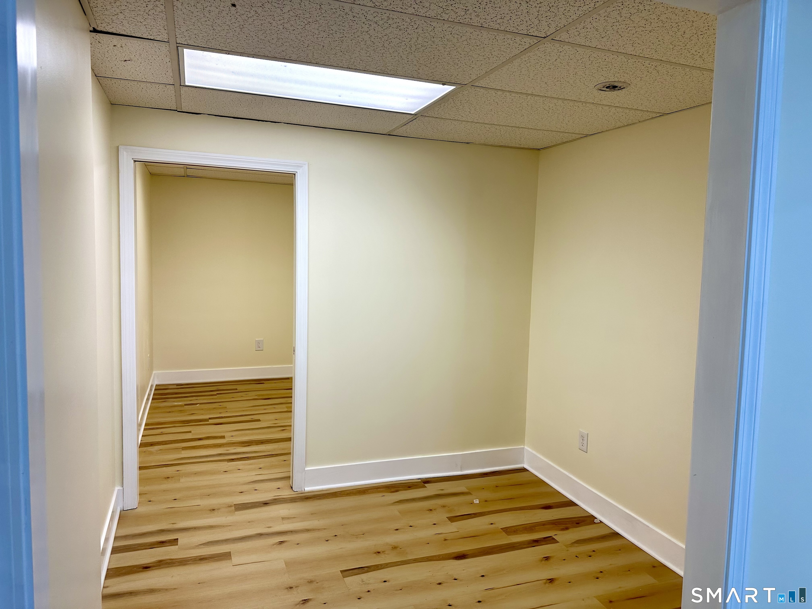 3848 Whitney Avenue Property Photo 5