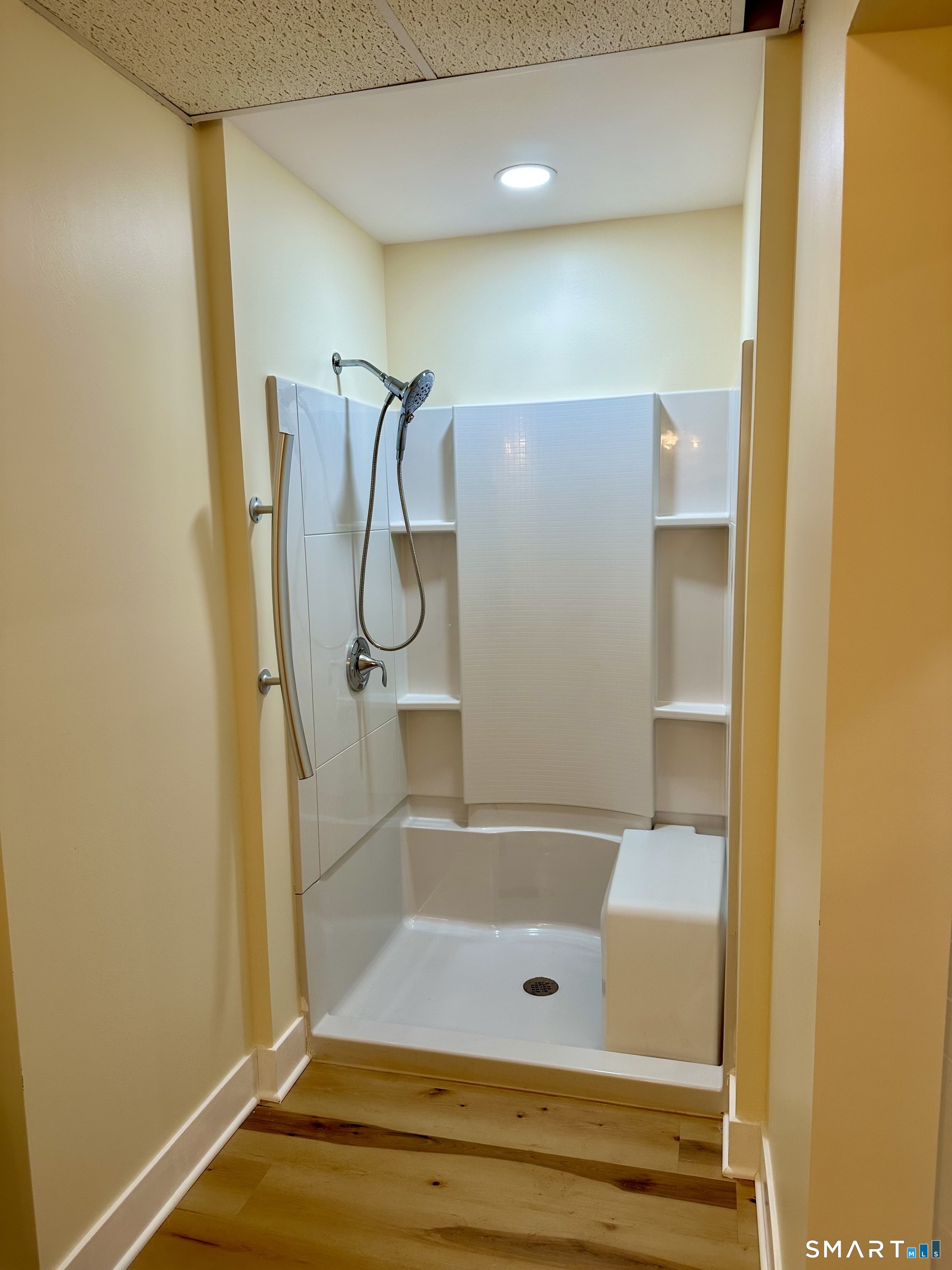 3848 Whitney Avenue Property Photo 11