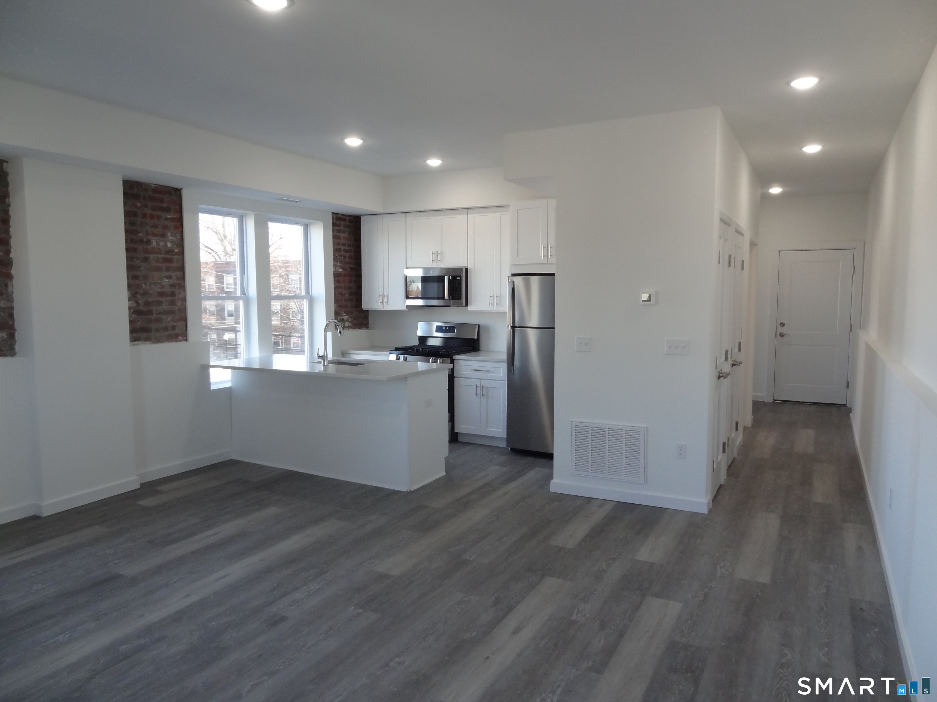 2806 Fairfield 205 Avenue Property Photo 1