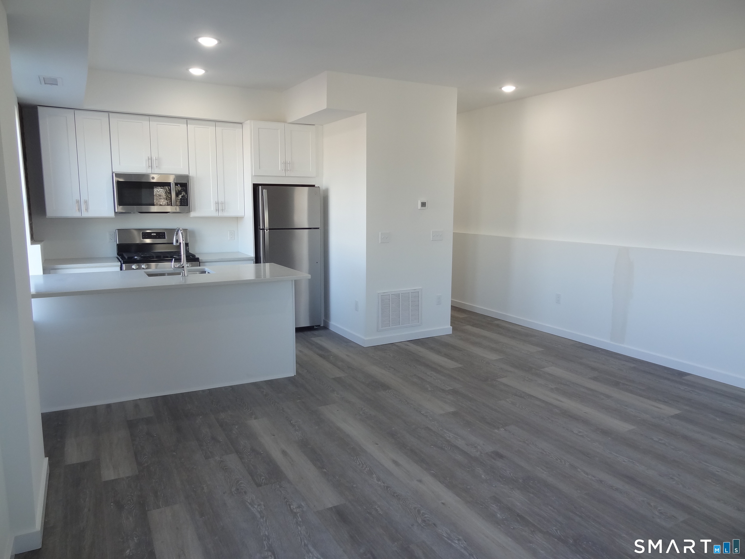 2806 Fairfield 205 Avenue Property Photo 2