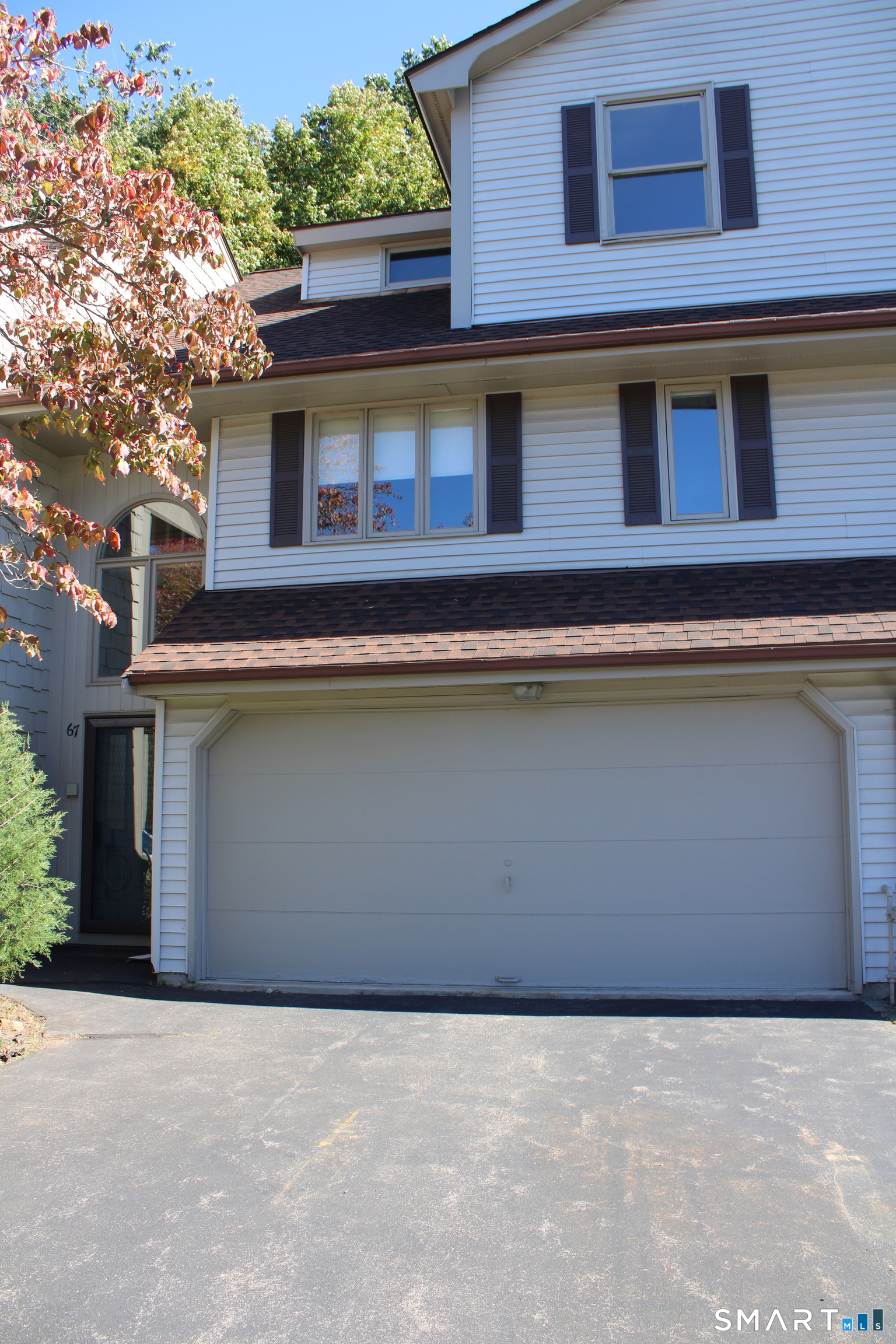 67 Apple 67 Hill Property Photo 3