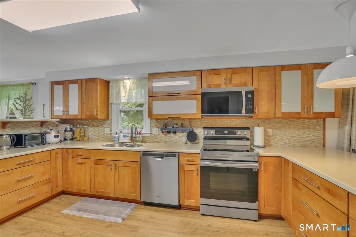 103 Grissom Road Property Photo 5