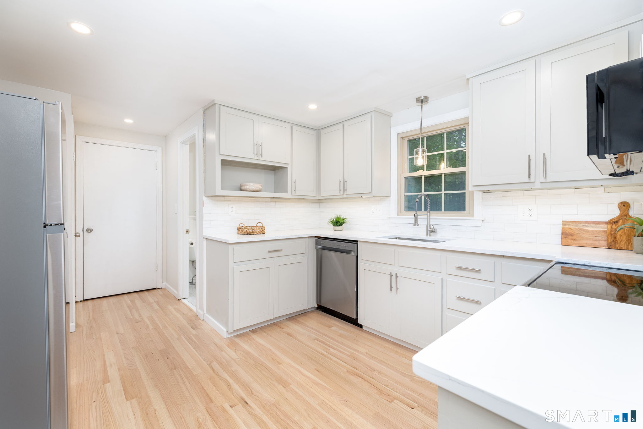 40 Wapping Wood Road Property Photo 4
