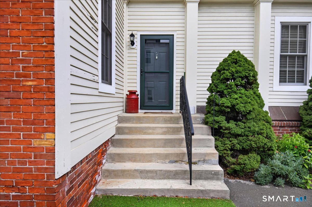 7 Wooster 2 Place Property Photo 3