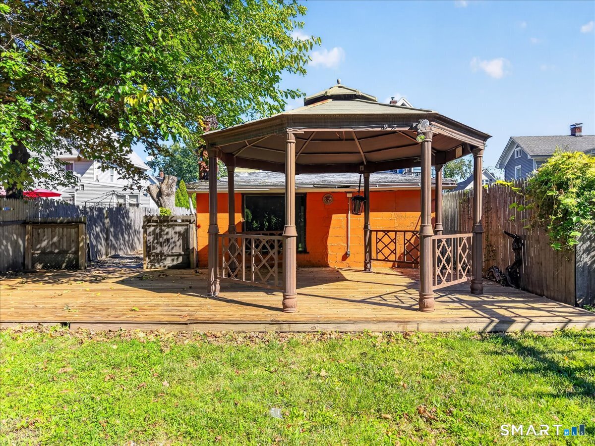 22 Hine Street Property Photo 32