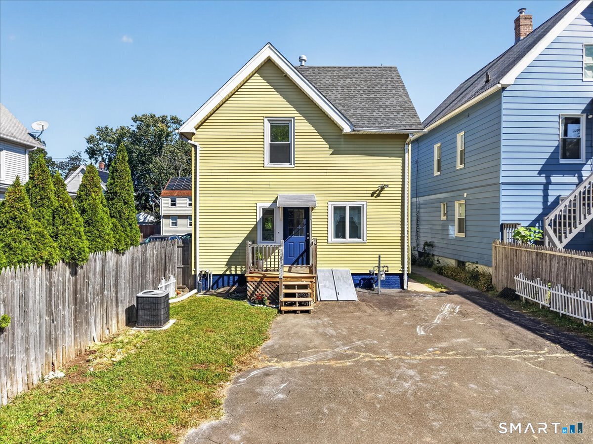 22 Hine Street Property Photo 36