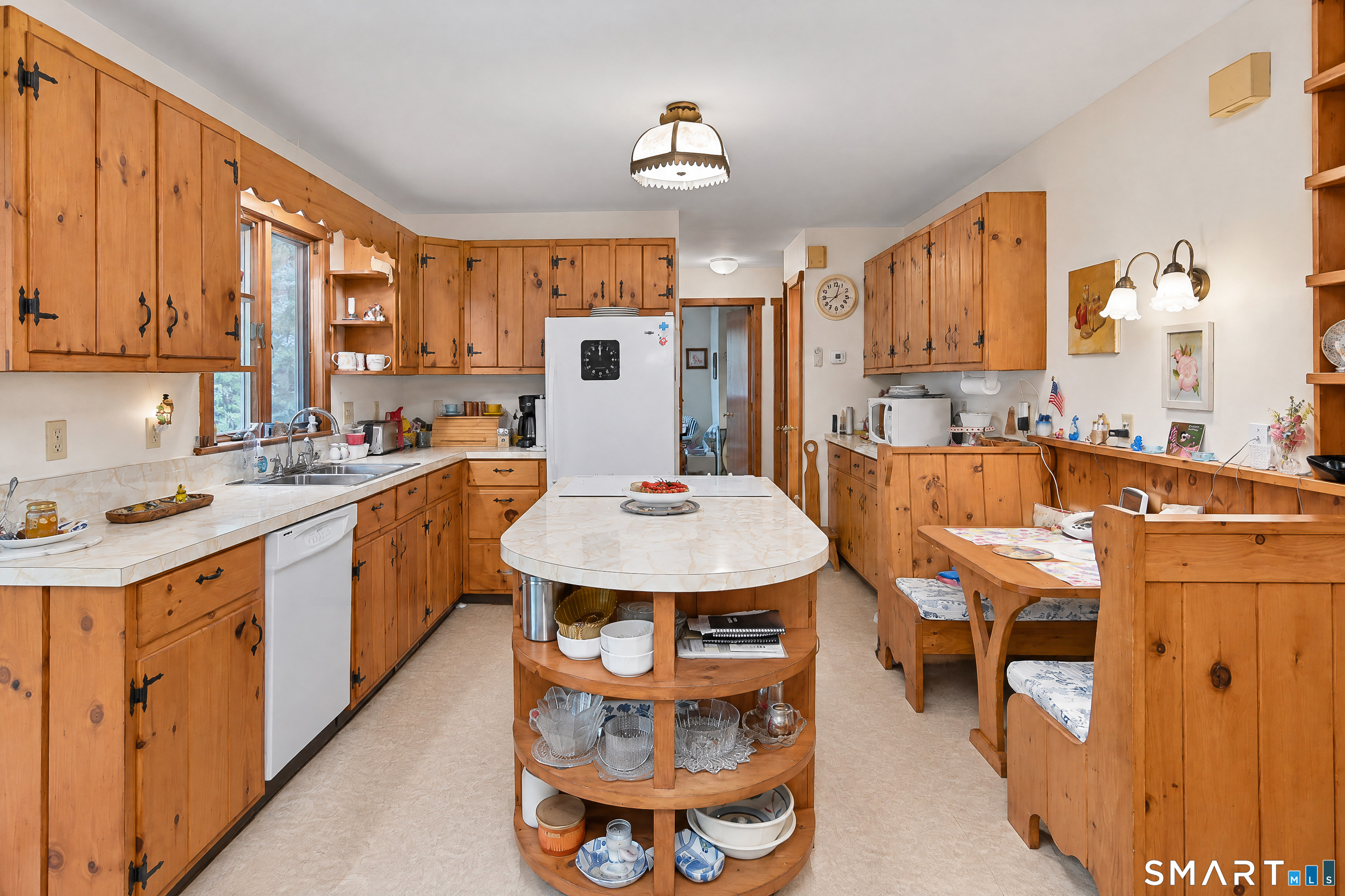 2 Moosehorn Road Property Photo 8