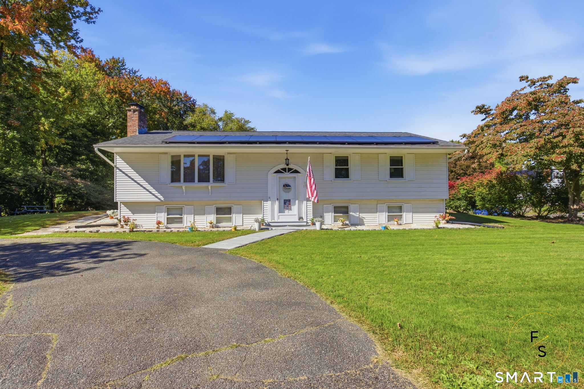 17 Pioneer Drive Property Photo 1