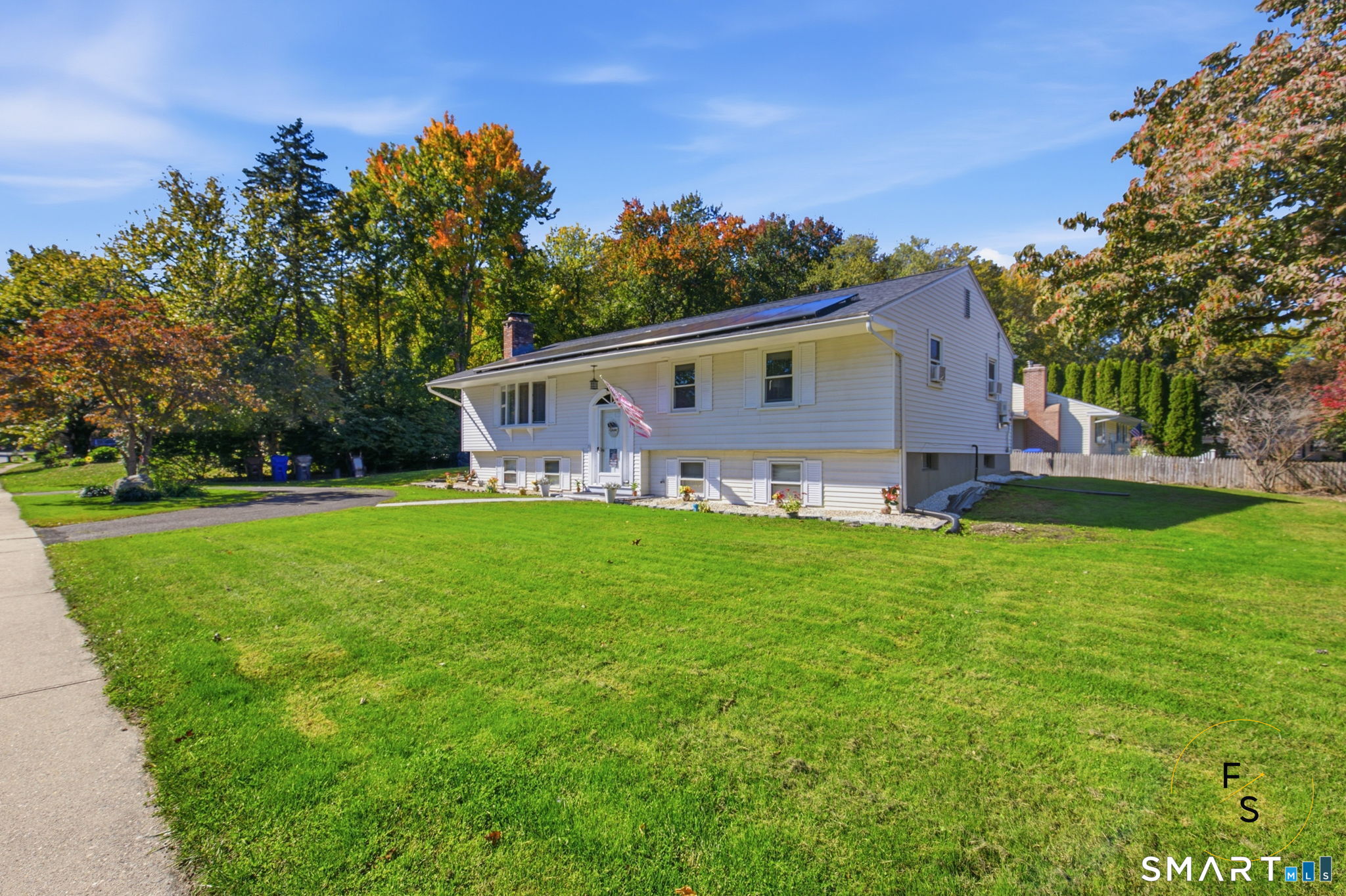 17 Pioneer Drive Property Photo 3