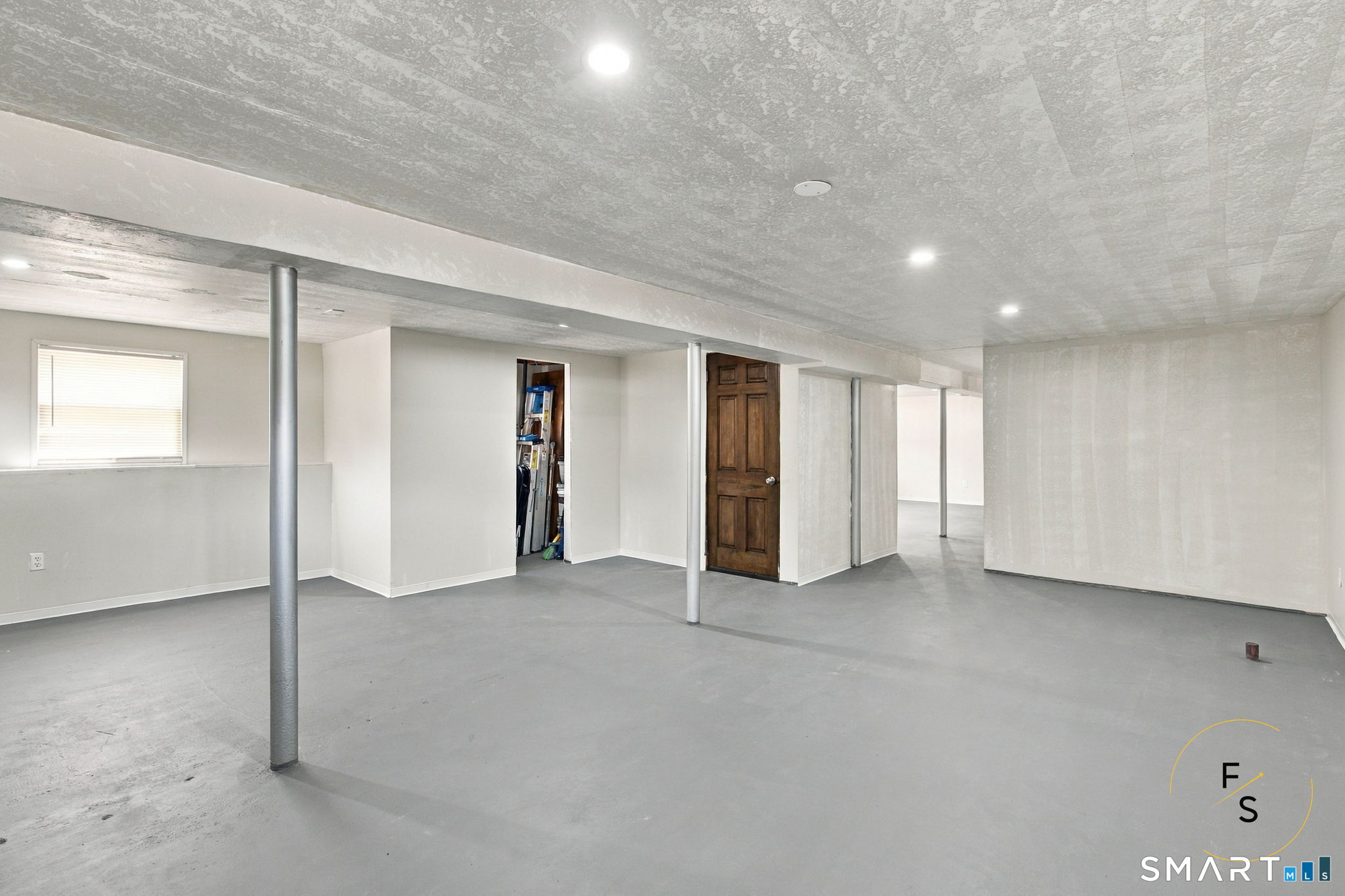 17 Pioneer Drive Property Photo 24