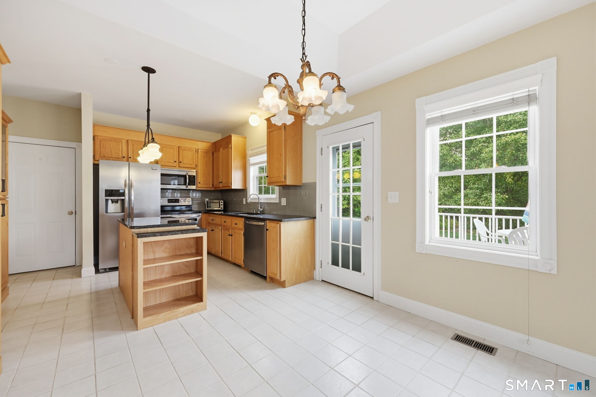 12 Tarragon Drive Property Photo 9