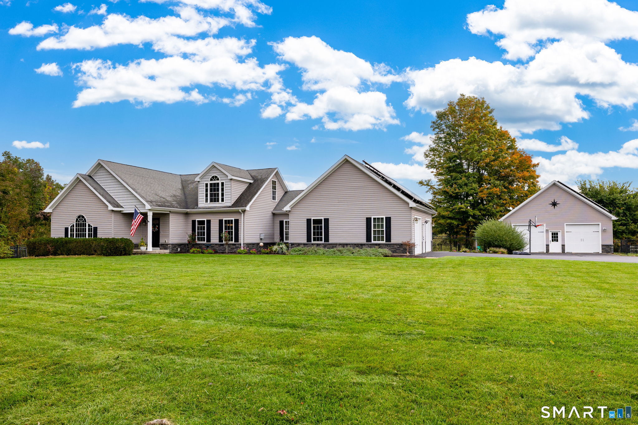 9 Oak Farm Drive Property Photo 1