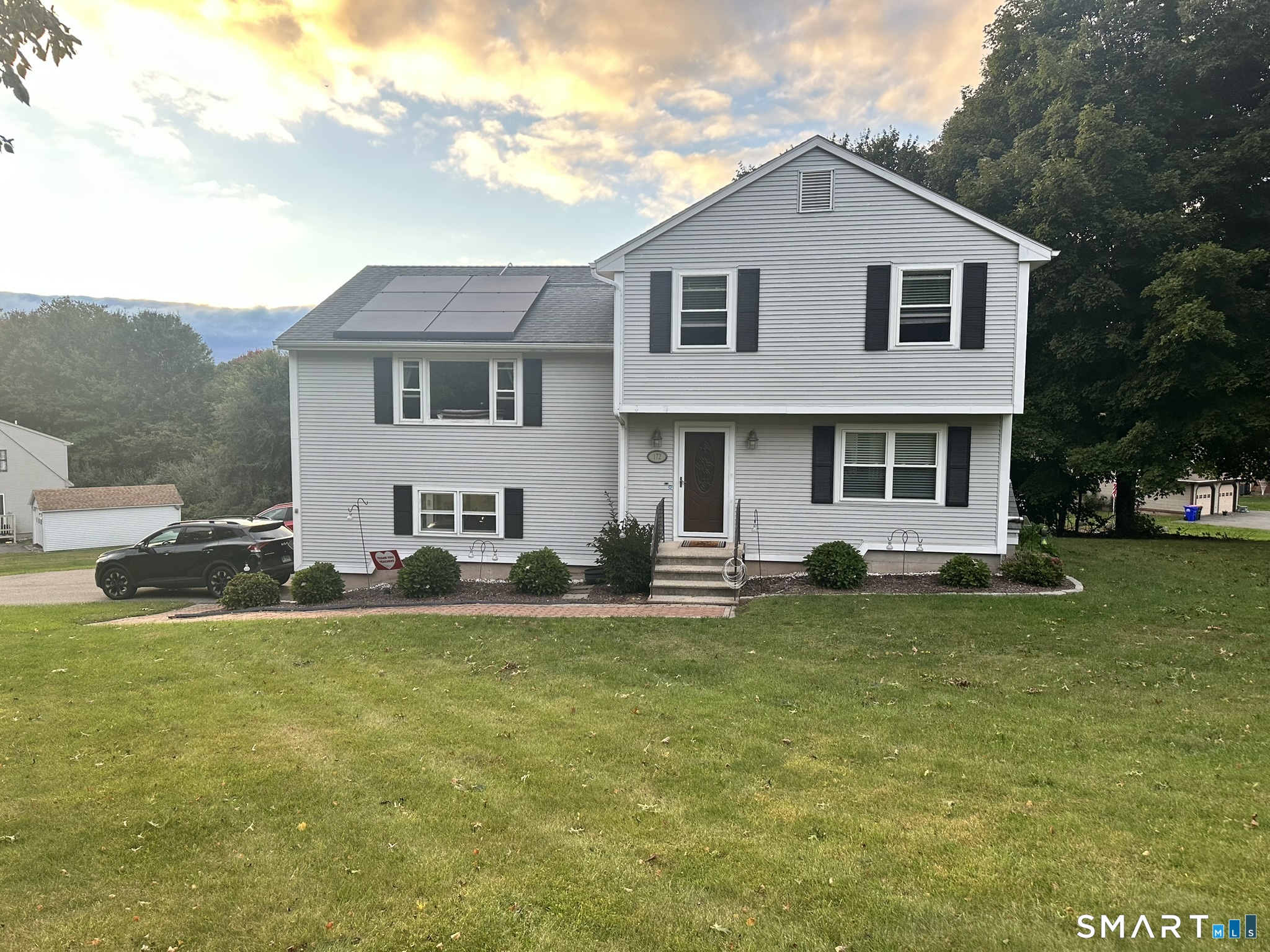 172 Old Farms Road Property Photo 1